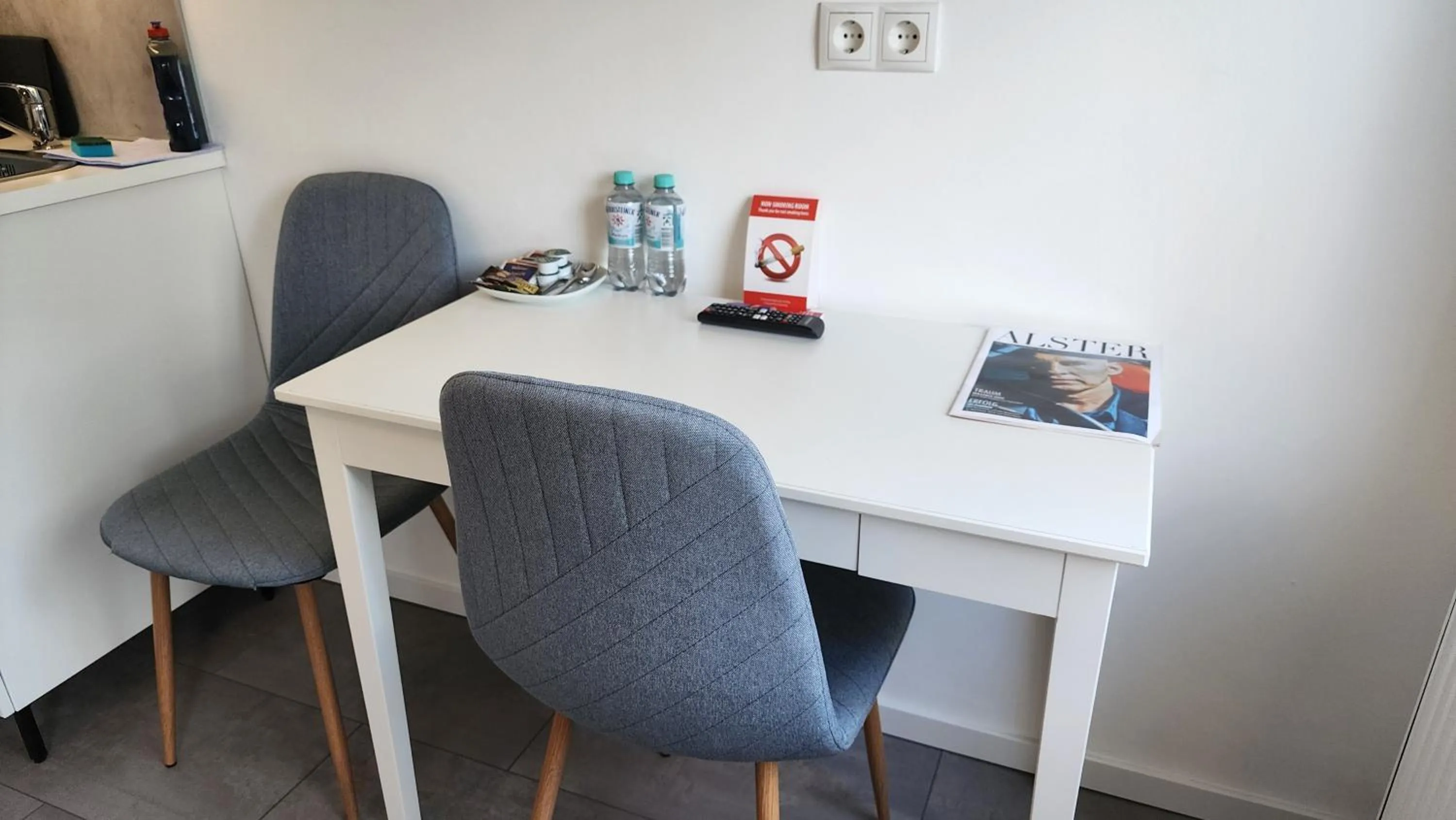 Dining area in Davin City Aparments - Self-Check-In