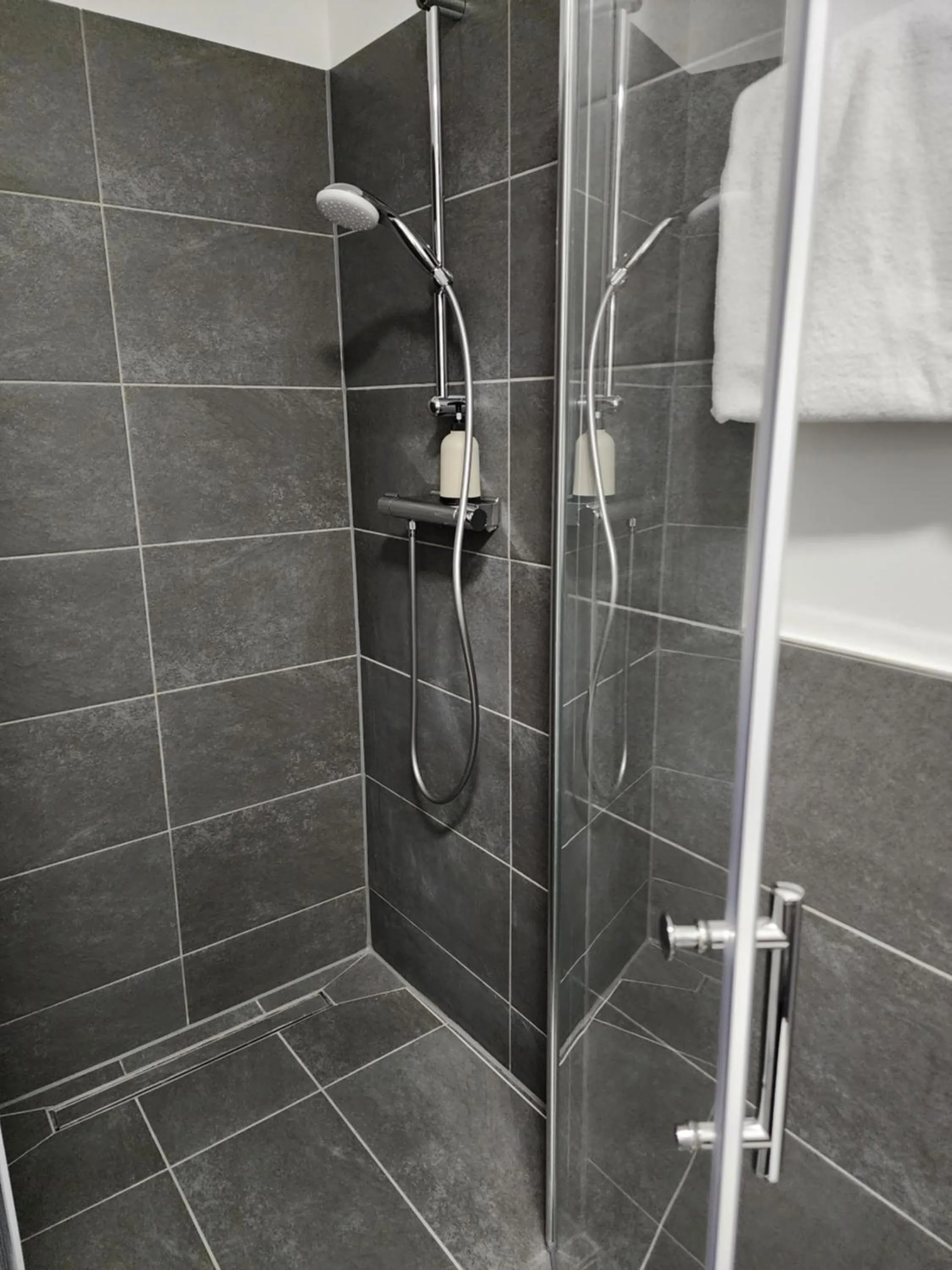 Shower in Davin City Aparments - Self-Check-In