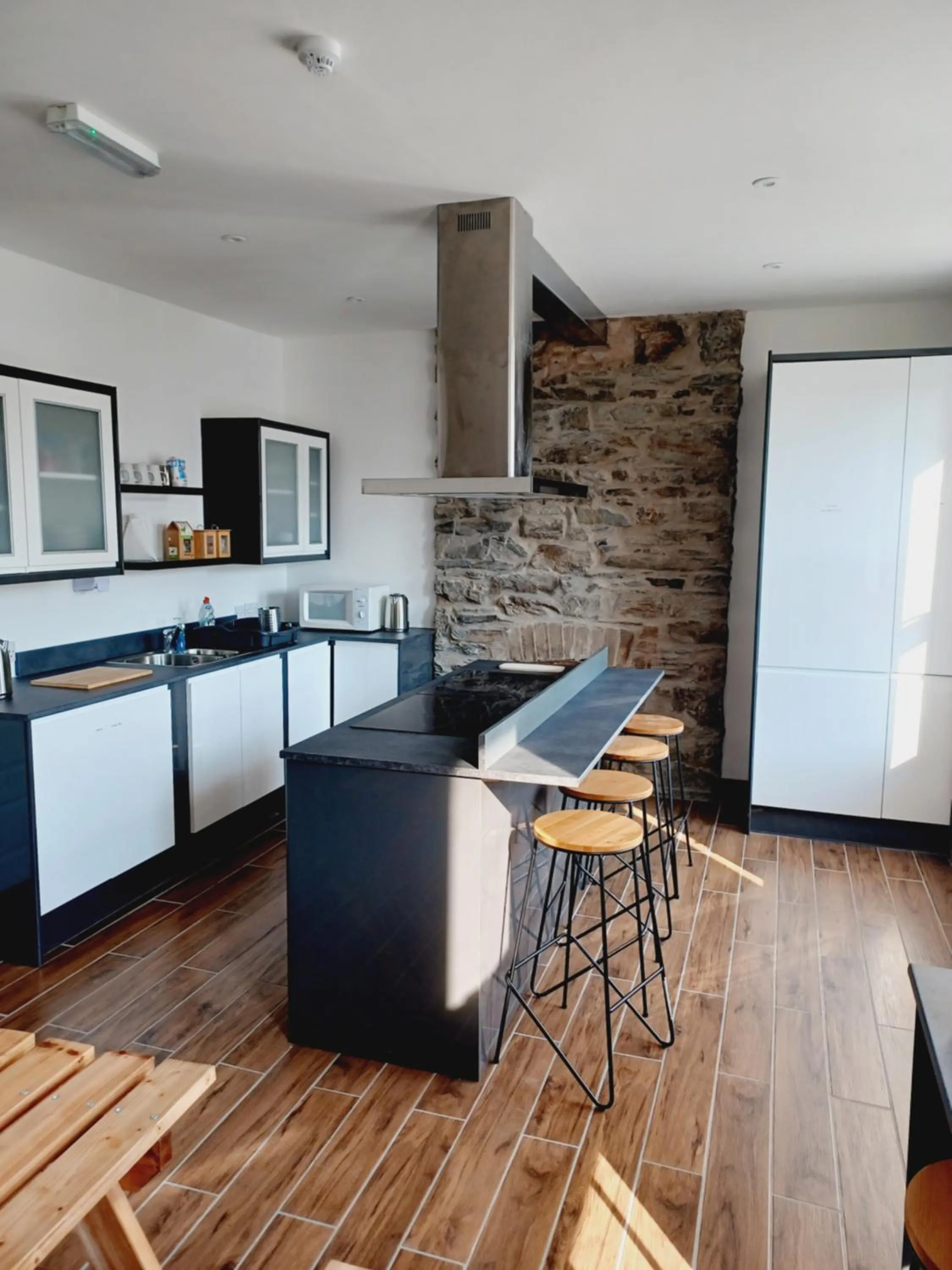 Voyage Hostel - Ensuite Family Rooms with shared kitchen