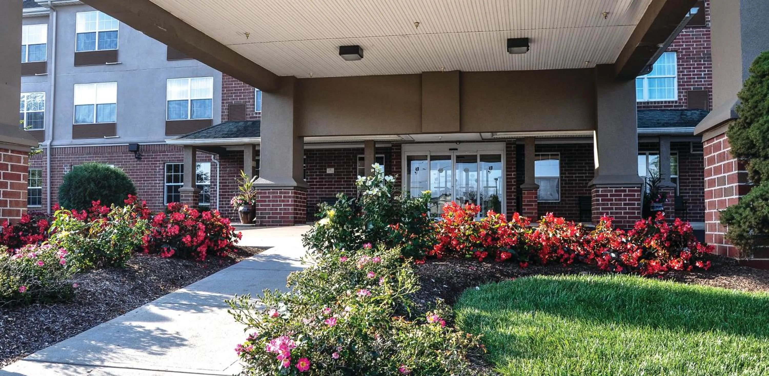 Property building in Country Inn & Suites by Radisson, Fairborn South, OH