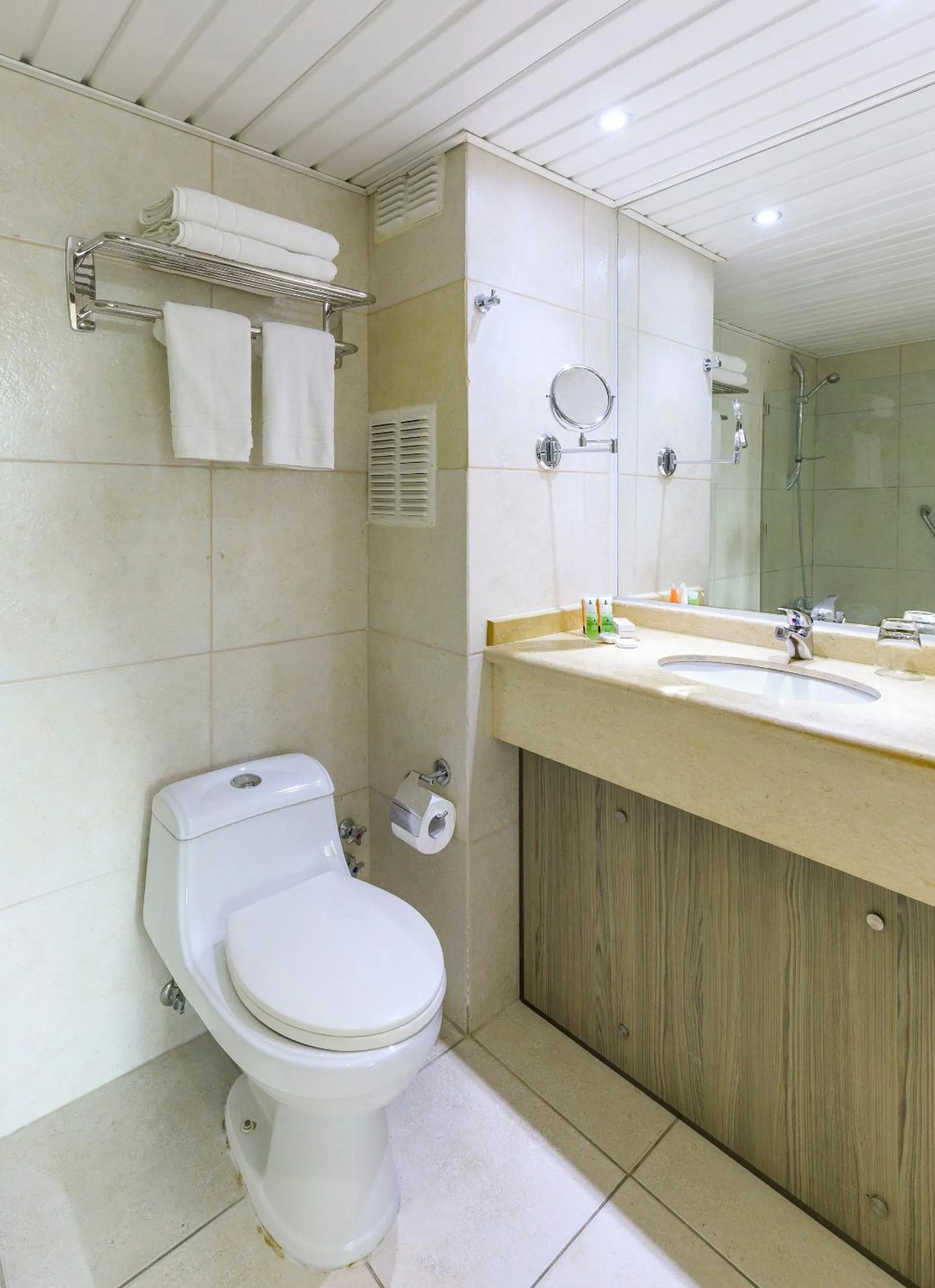 Bathroom in Hotel Frontera Plaza