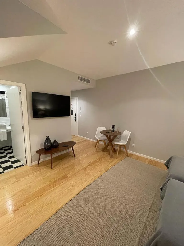 TV and multimedia in PIER HOUSE Accommodation