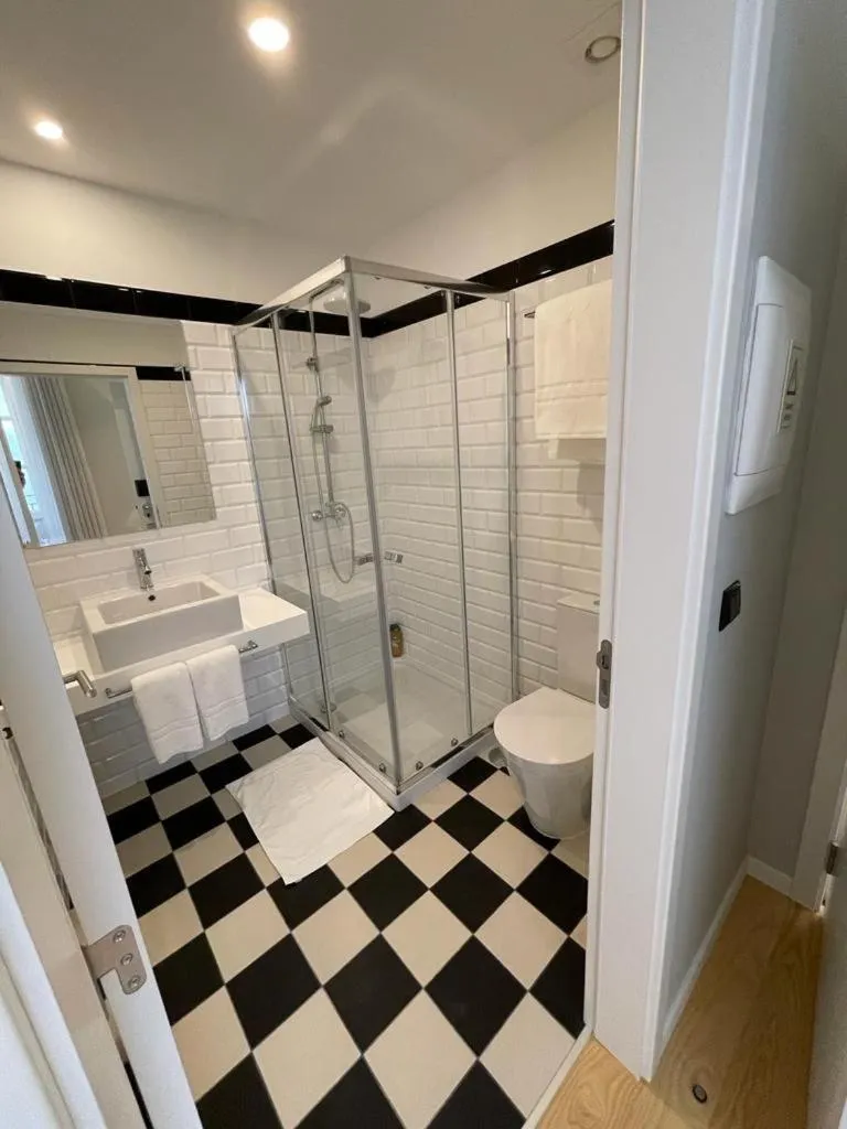 Bathroom in PIER HOUSE Accommodation