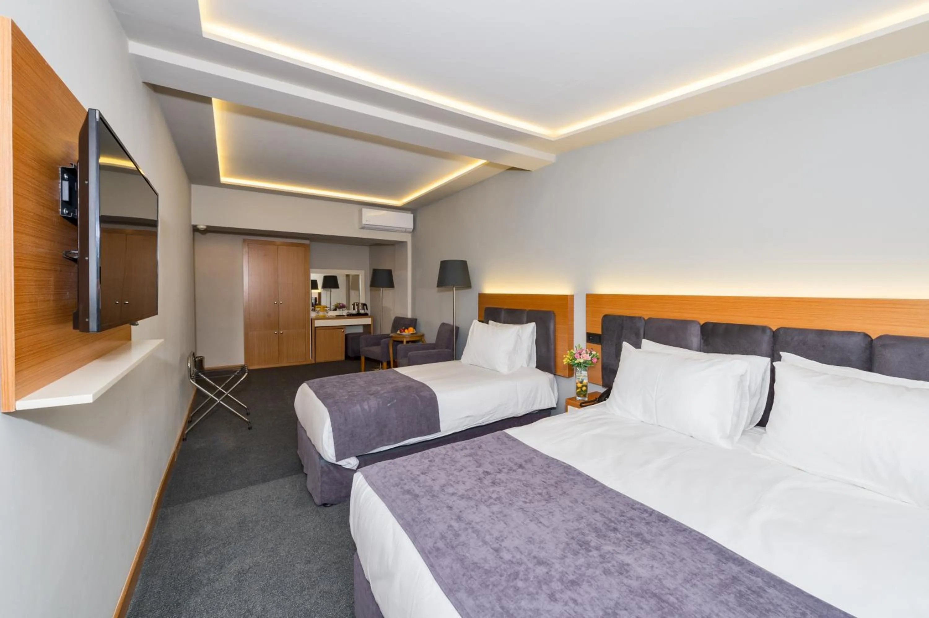 Photo of the whole room, Bed in Bergama Hotel Old City