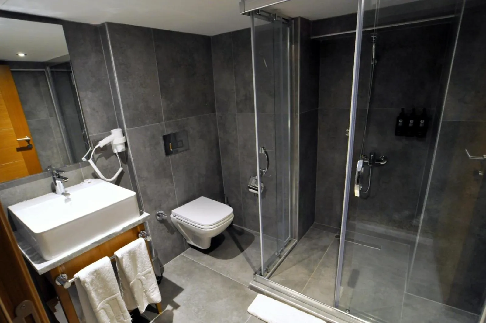 Shower in Bergama Hotel Old City