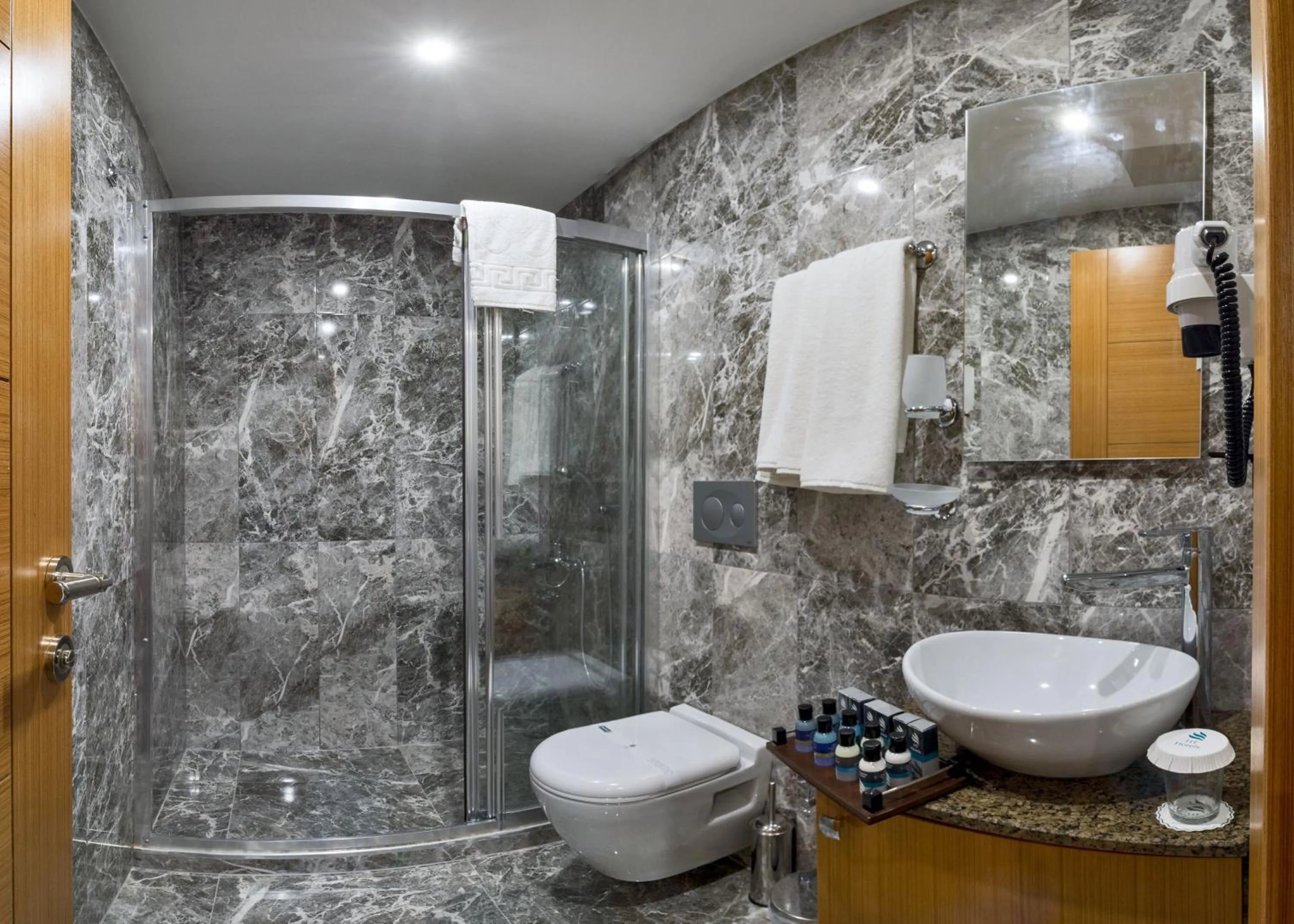 Shower in Bergama Hotel Old City