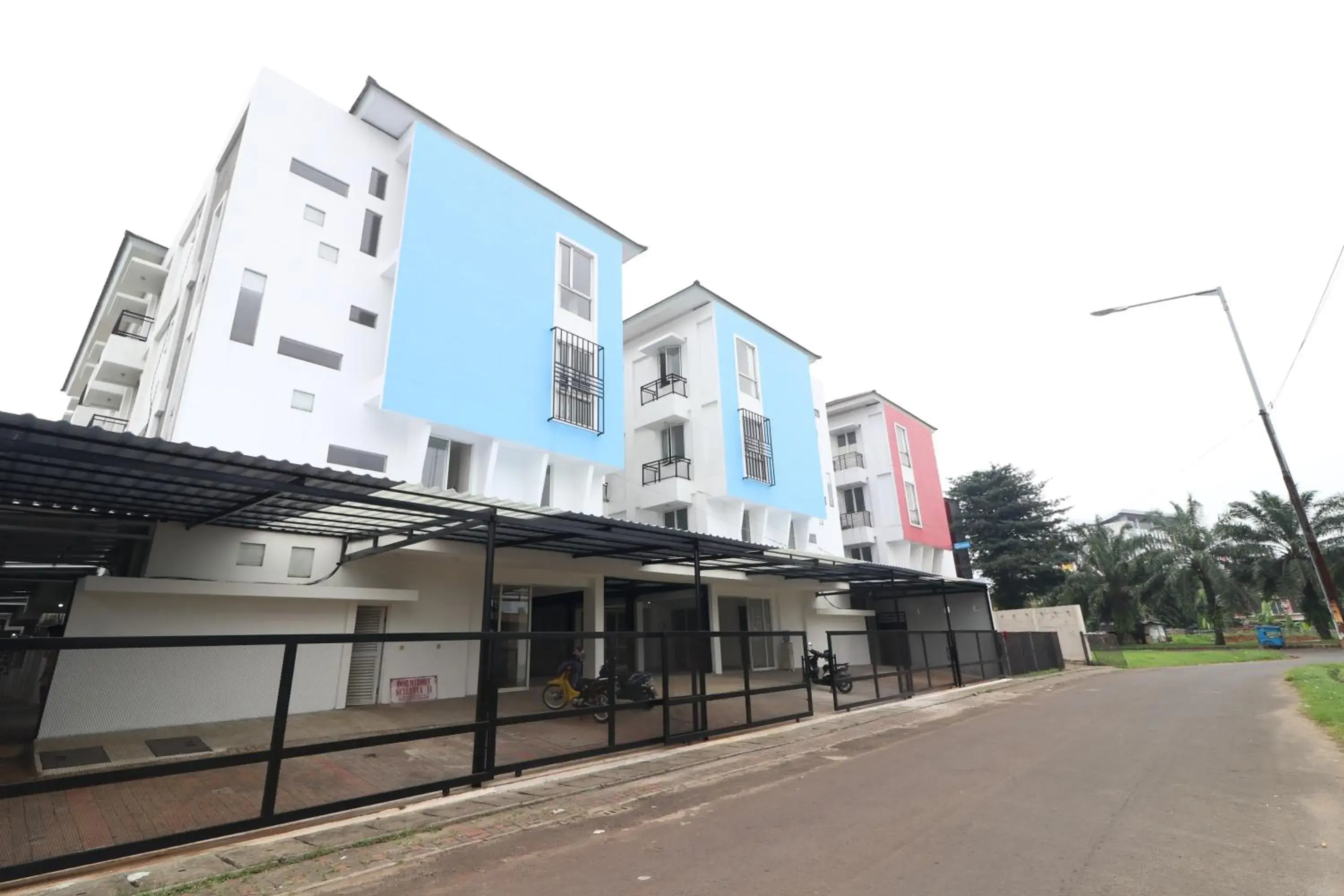 Property building in Mroom DS 2 Property building in Mroom DS 2