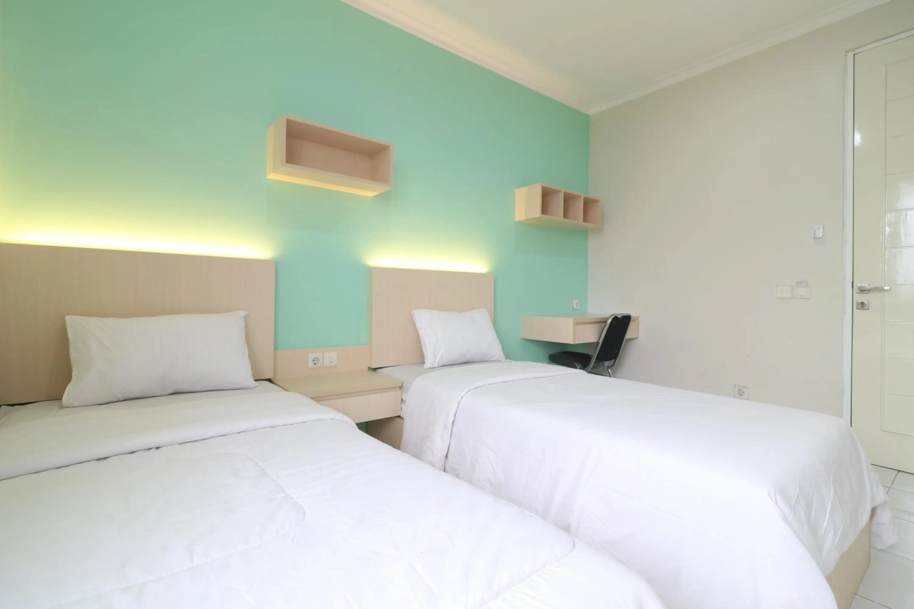 Bedroom, Bed in Mroom DS 2