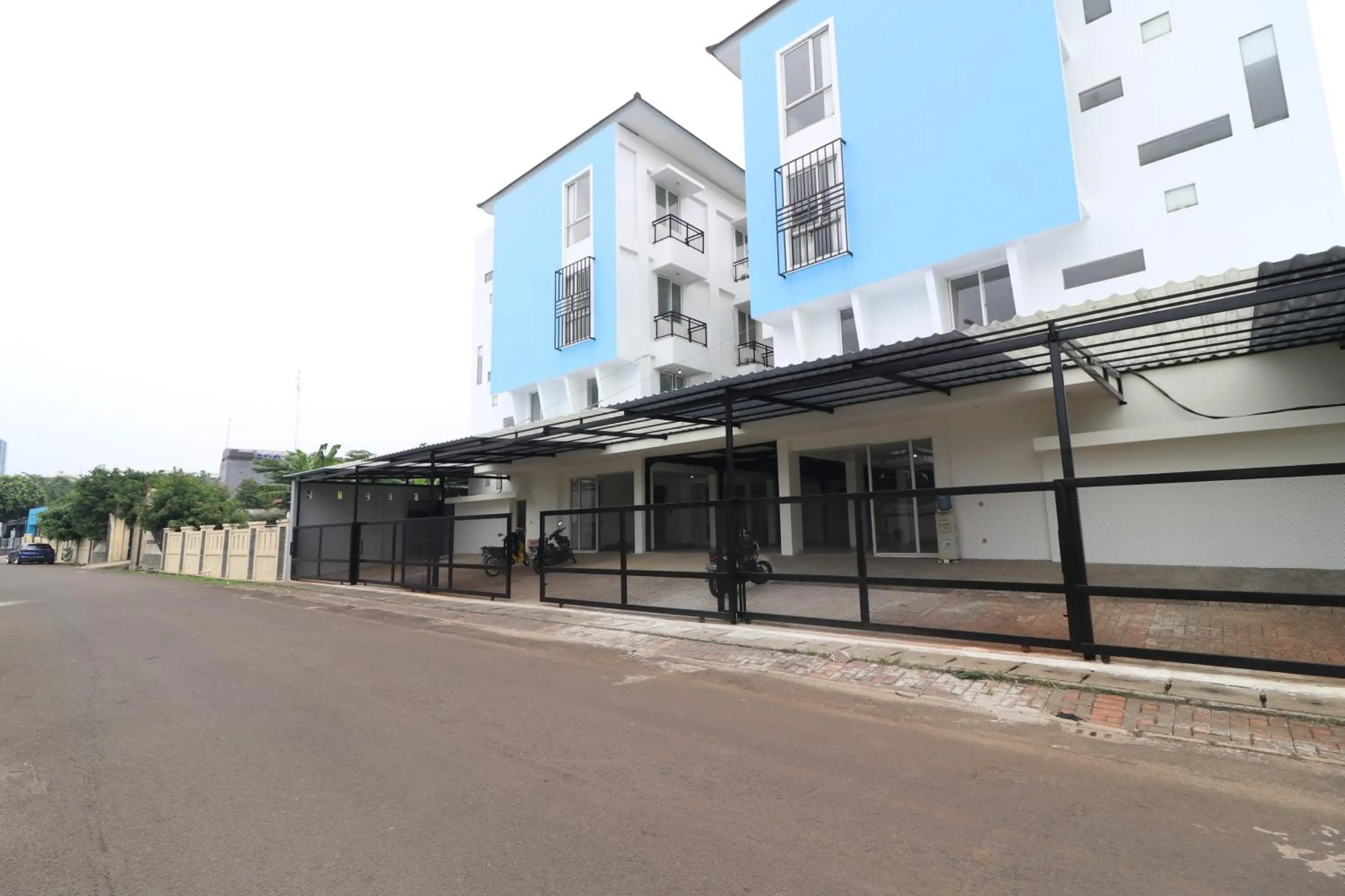 Property building in Mroom DS 2