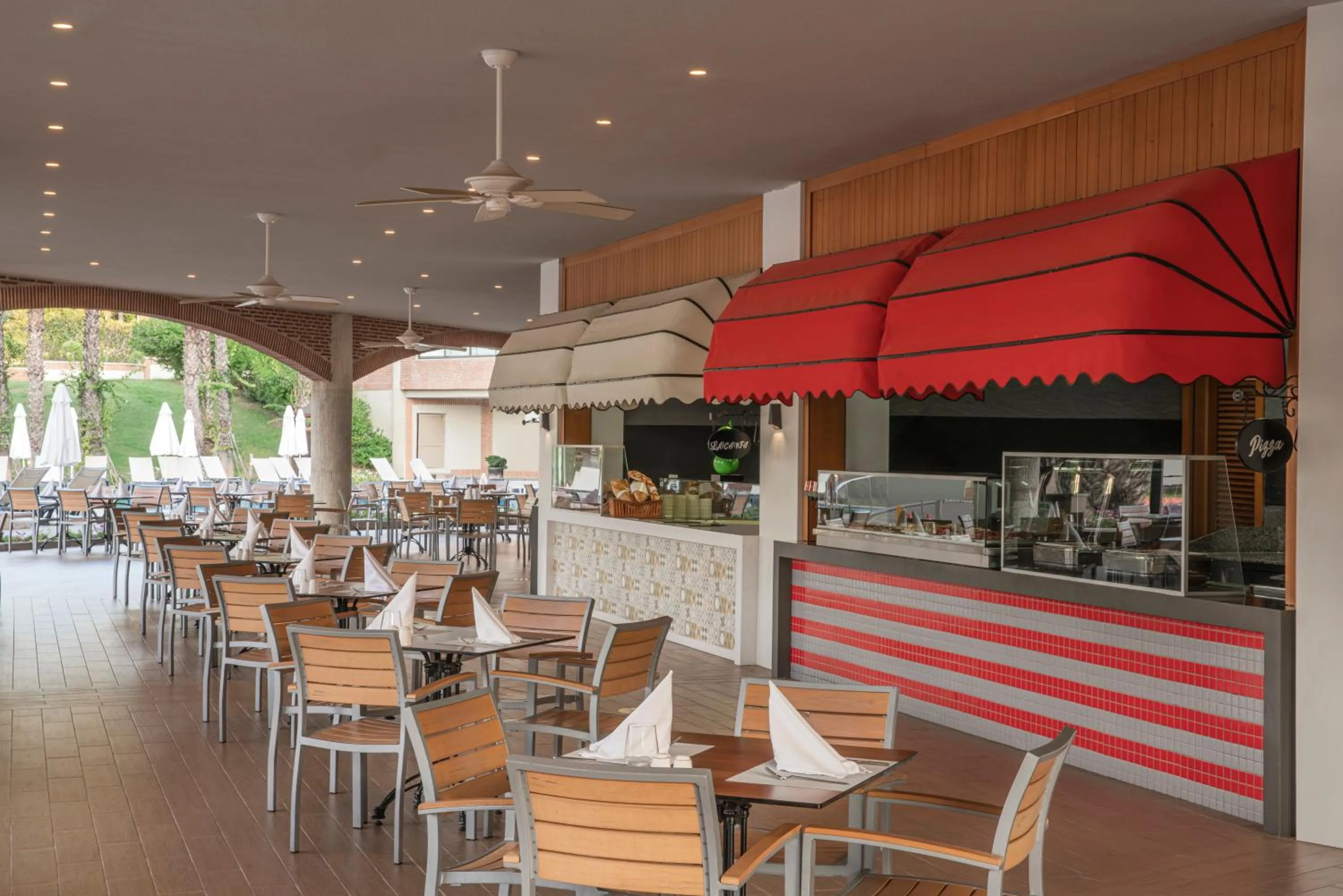 Restaurant/places to eat in Papillon Zeugma Relaxury