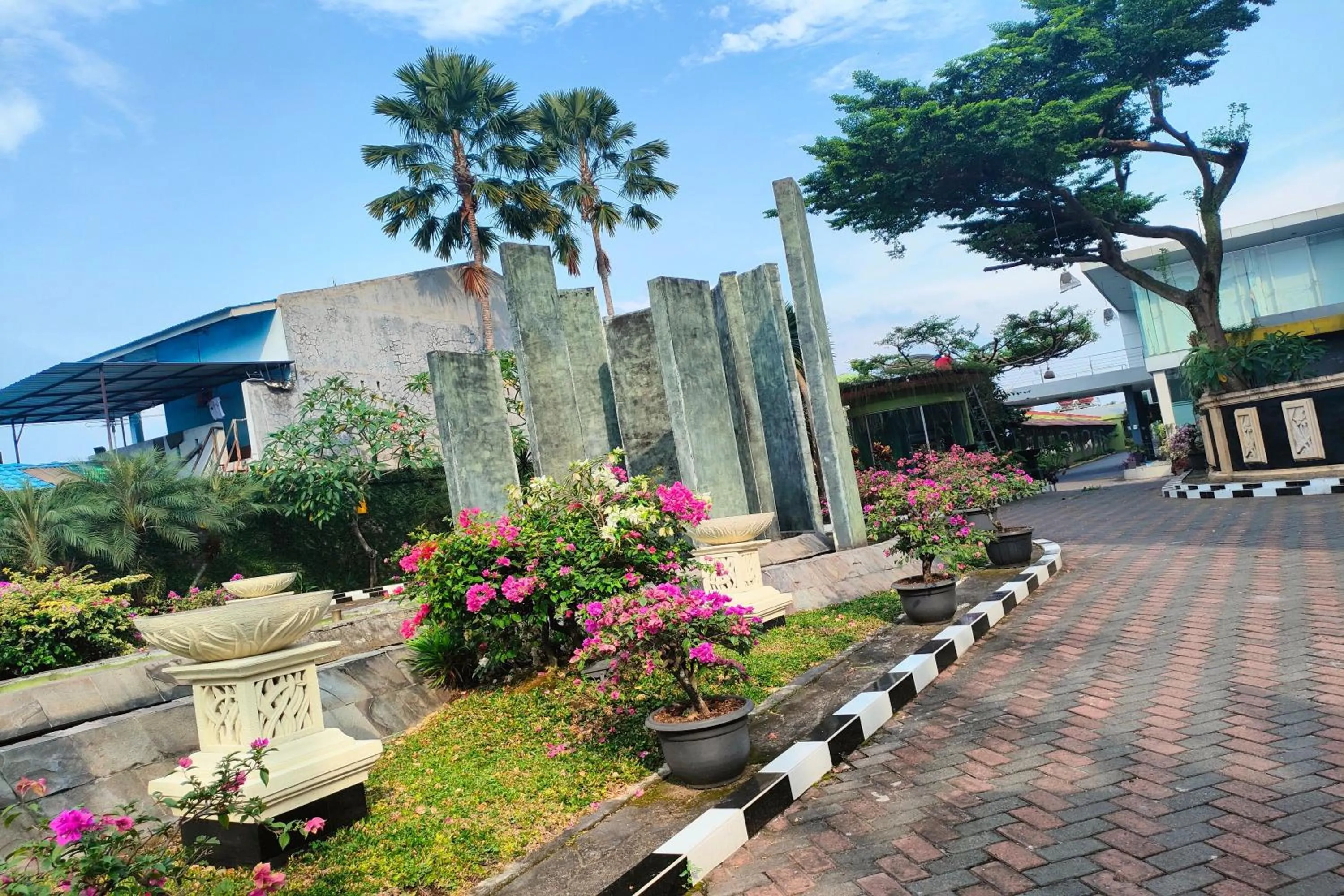 Property building in Lonari Hotel