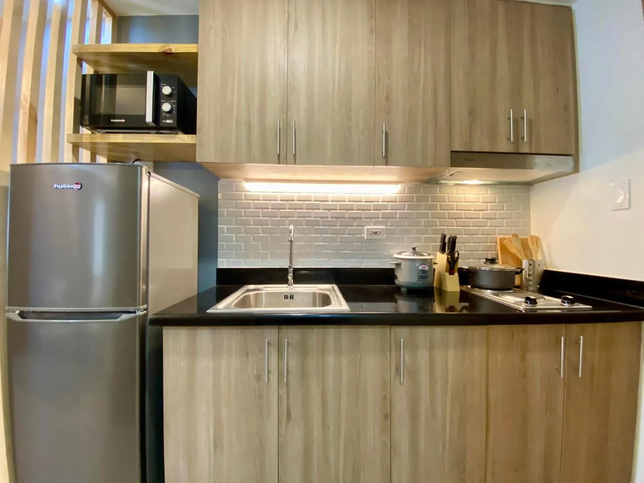 Kitchen or kitchenette in Will’s Place @ Shore2 Residences Mall of Asia