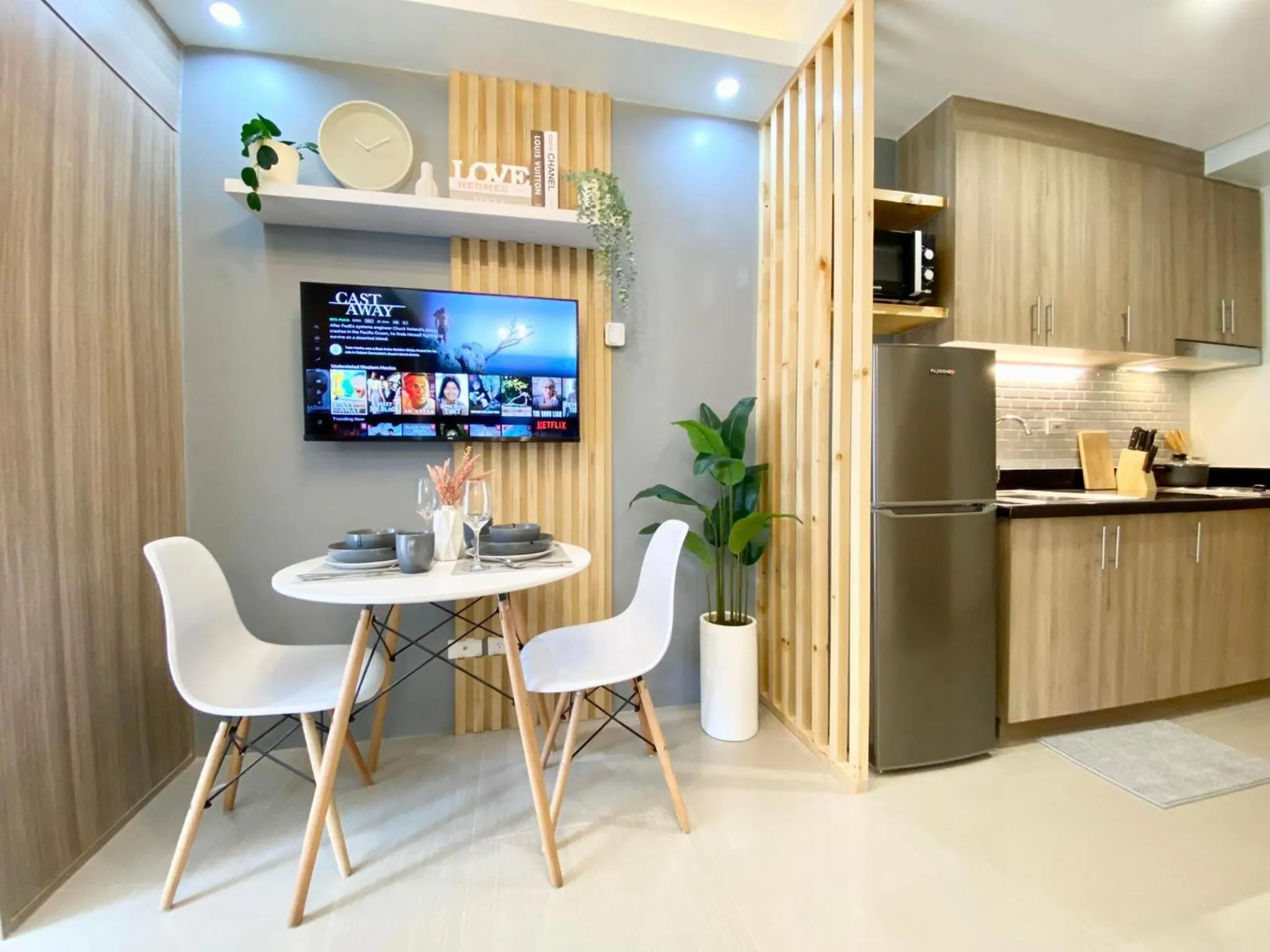 Dining area in Will’s Place @ Shore2 Residences Mall of Asia