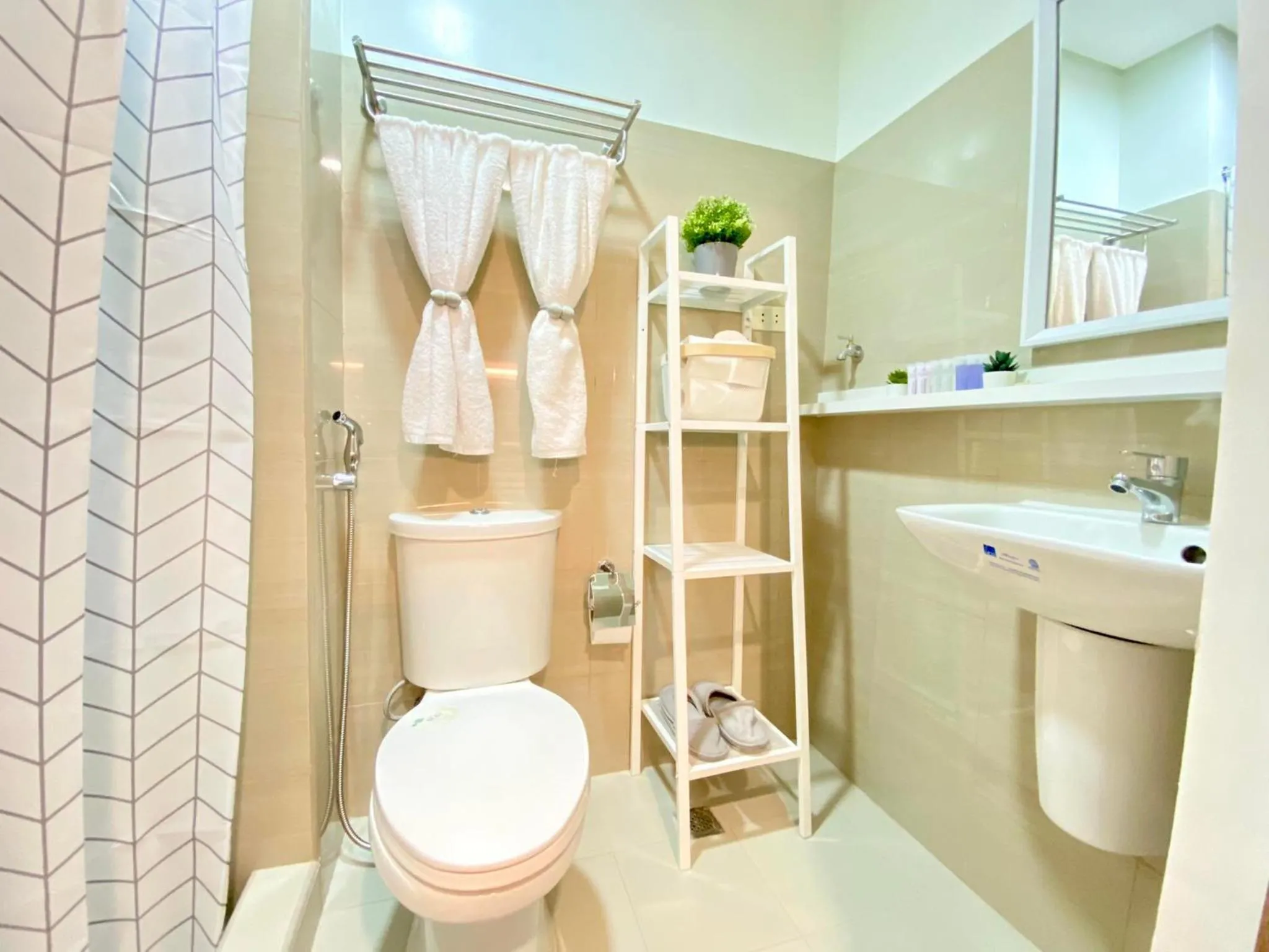 Bathroom in Will’s Place @ Shore2 Residences Mall of Asia