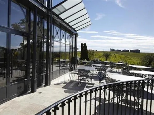 Property building in Château la Rose Perriere