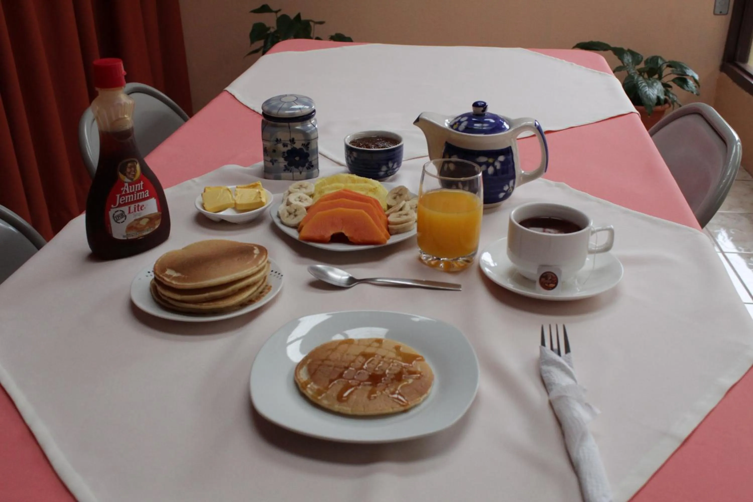 Breakfast in Hotel La Puesta Del Sol B&B