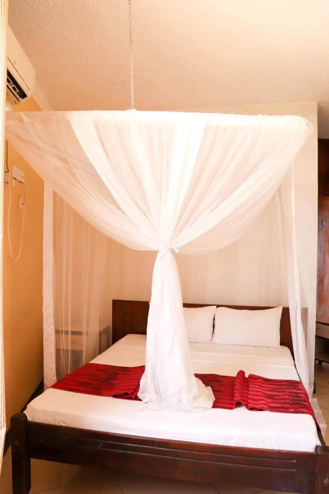 Bed in Bridge Hotel Mombasa
