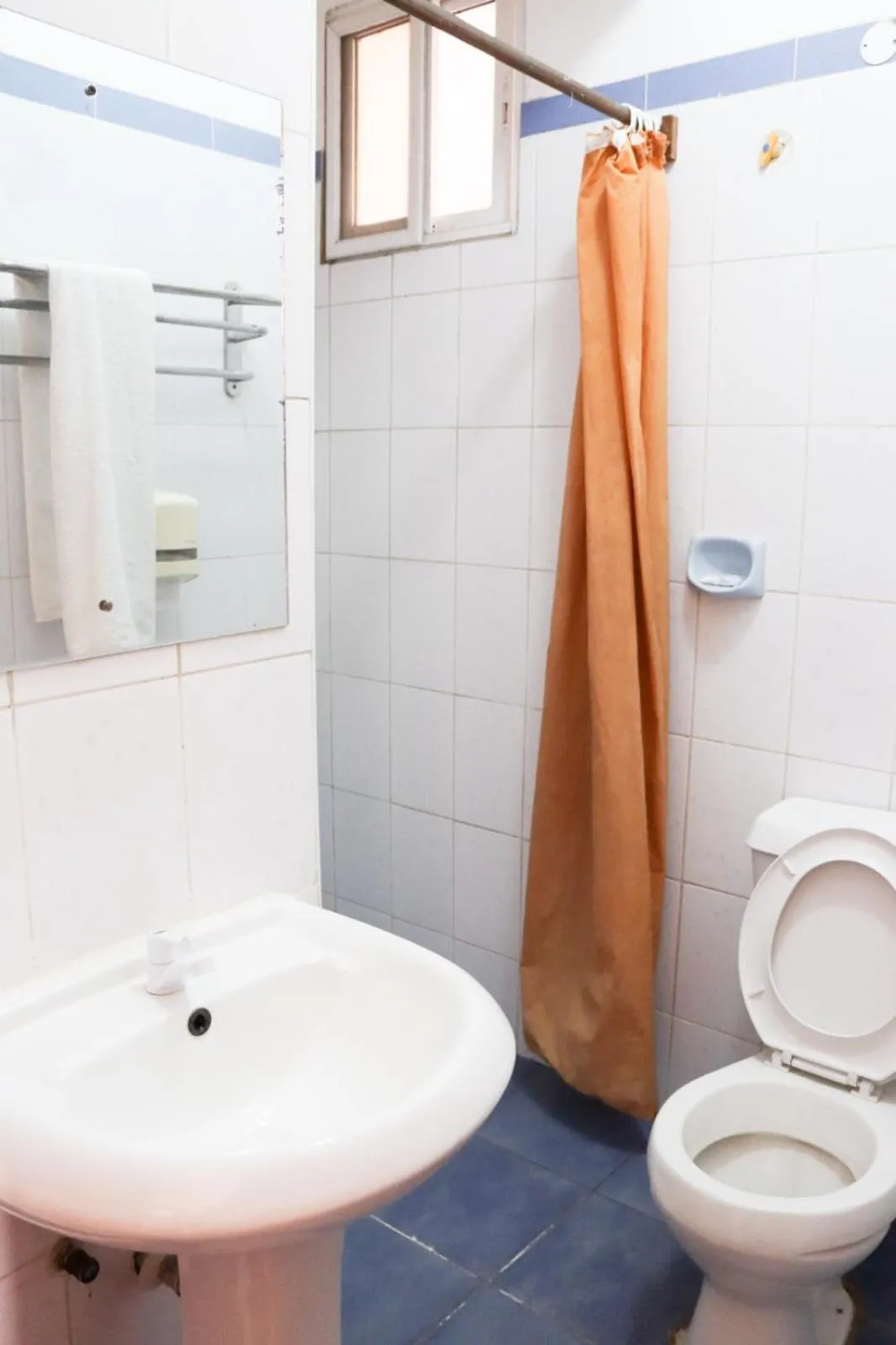 Toilet in Bridge Hotel Mombasa