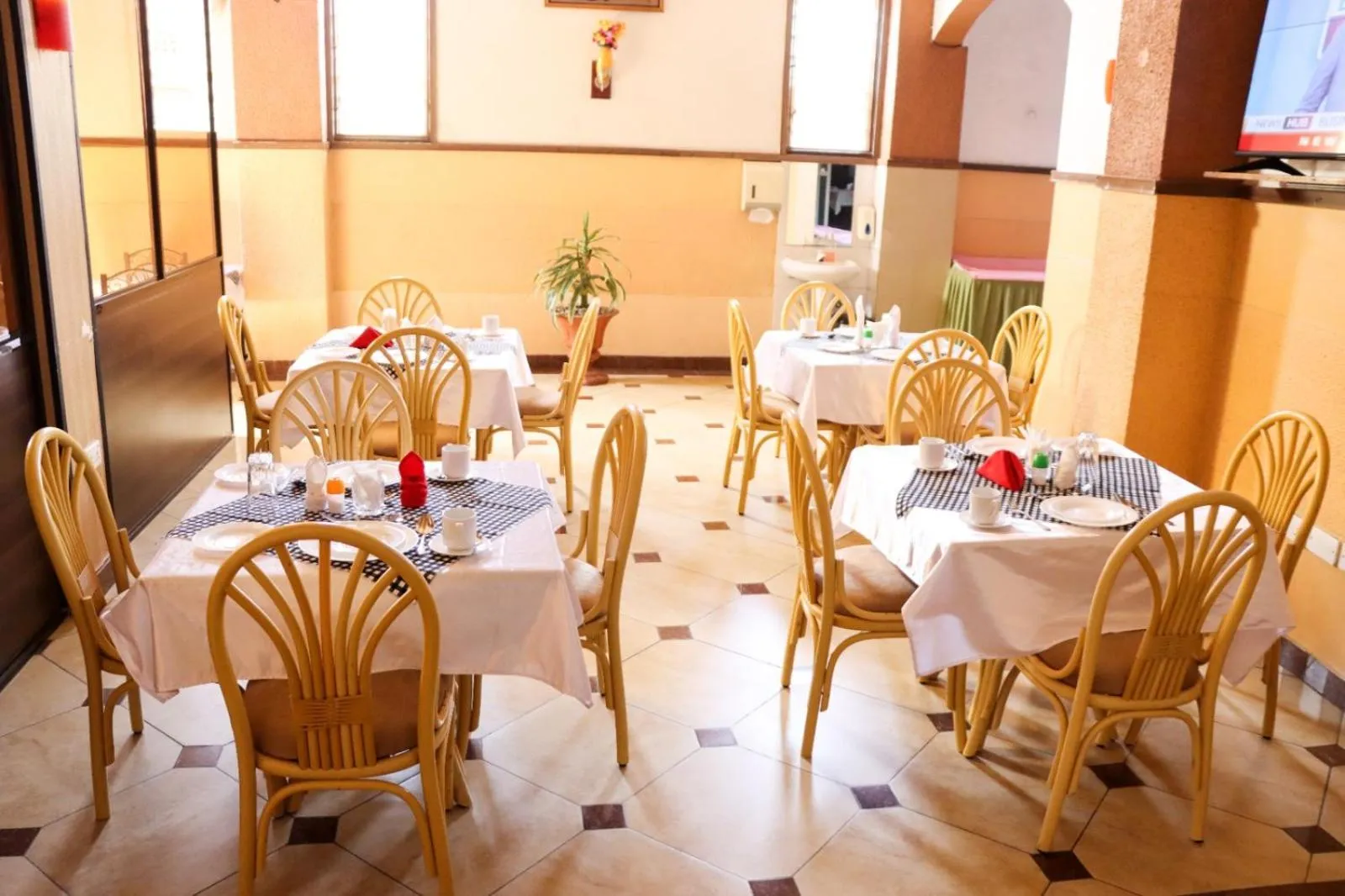 Restaurant/places to eat in Bridge Hotel Mombasa