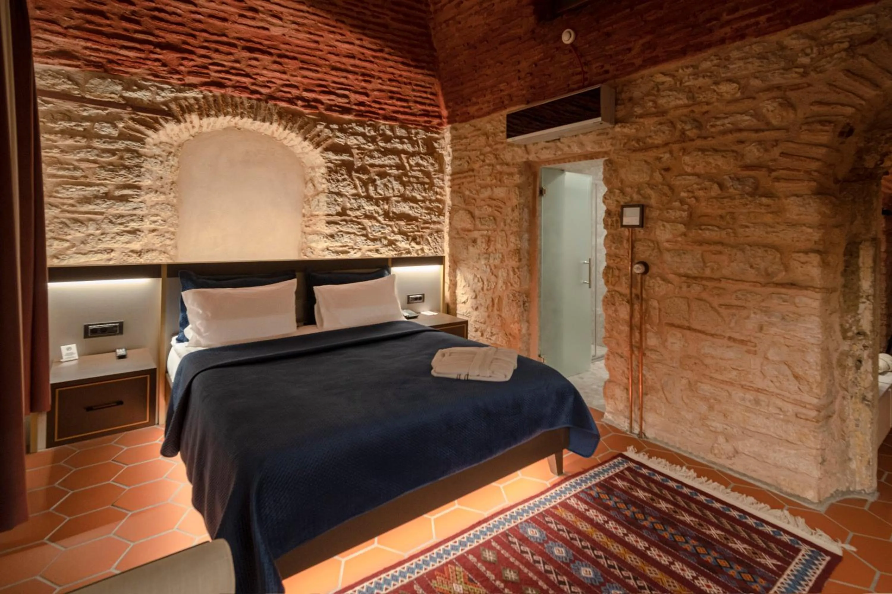 Bed in Han 1772 Hotel