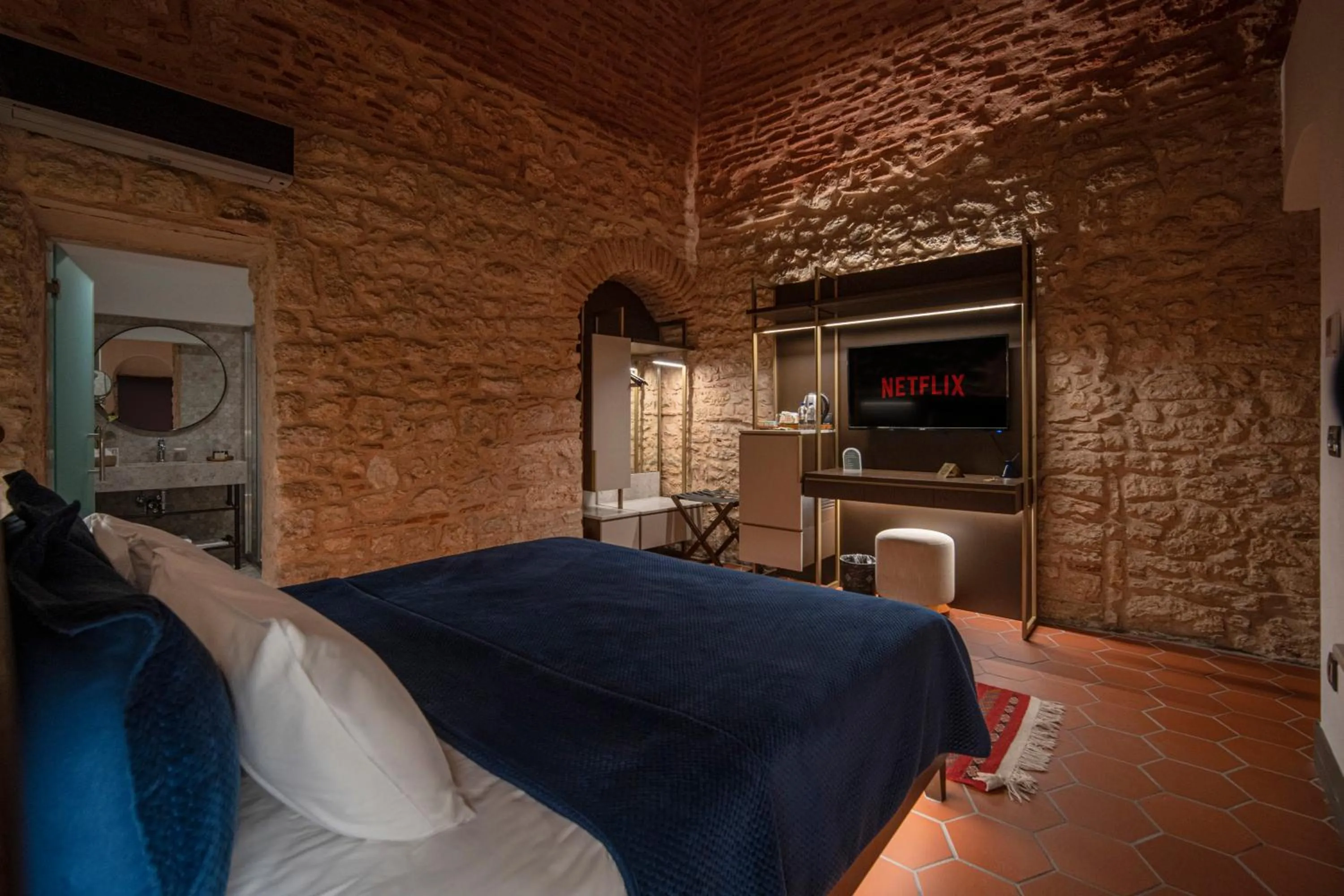 Photo of the whole room, Bed in Han 1772 Hotel