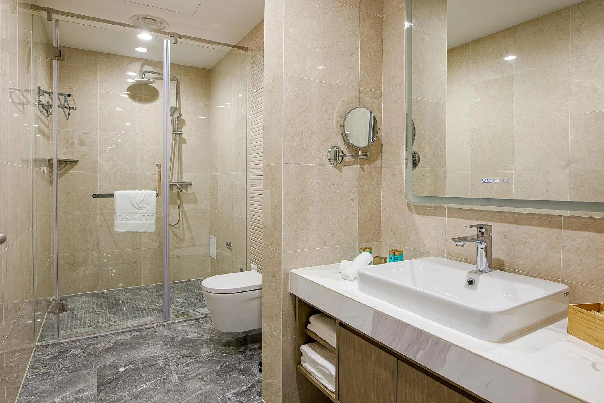 Shower in LDS Hotel Belgrade