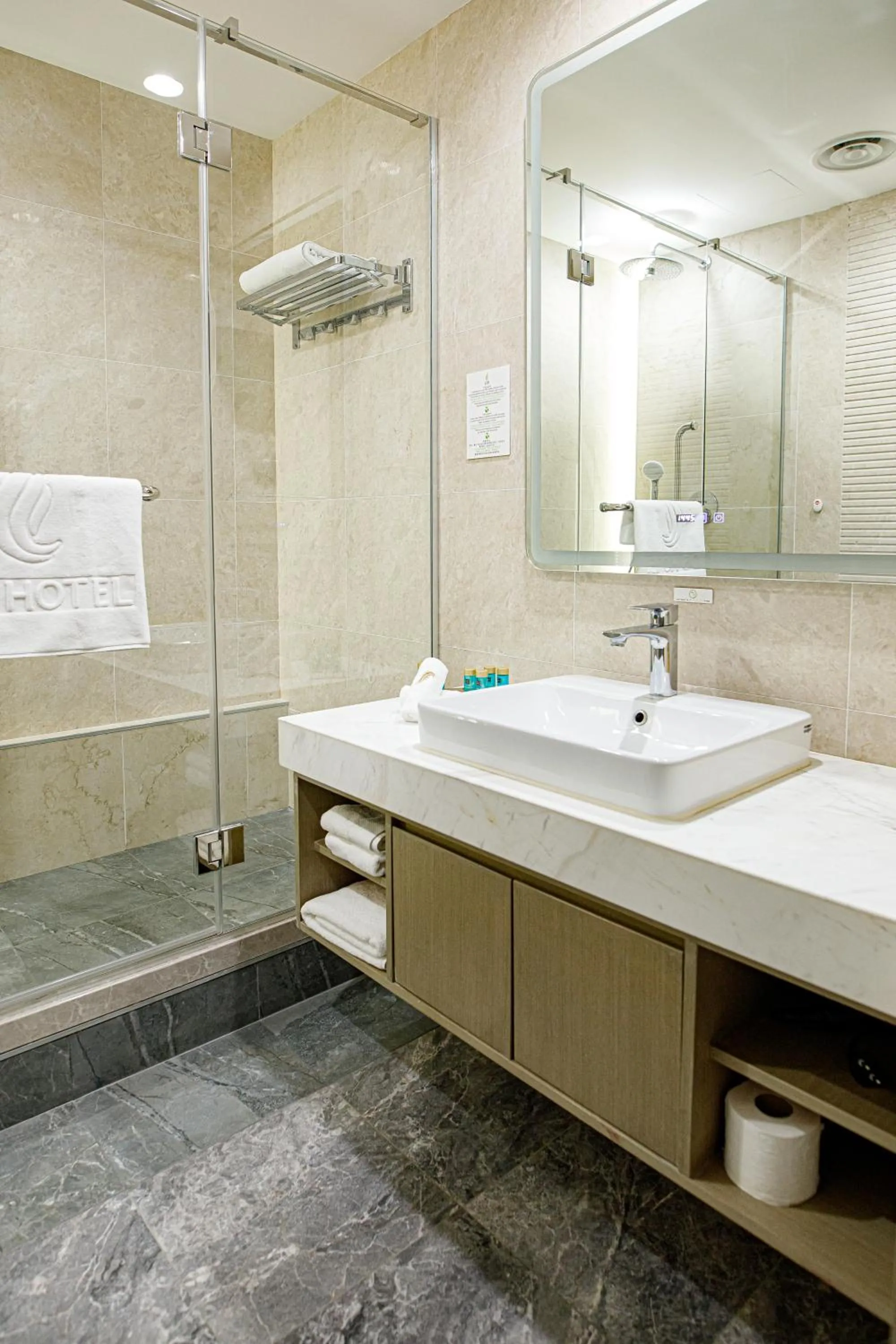 Shower in LDS Hotel Belgrade