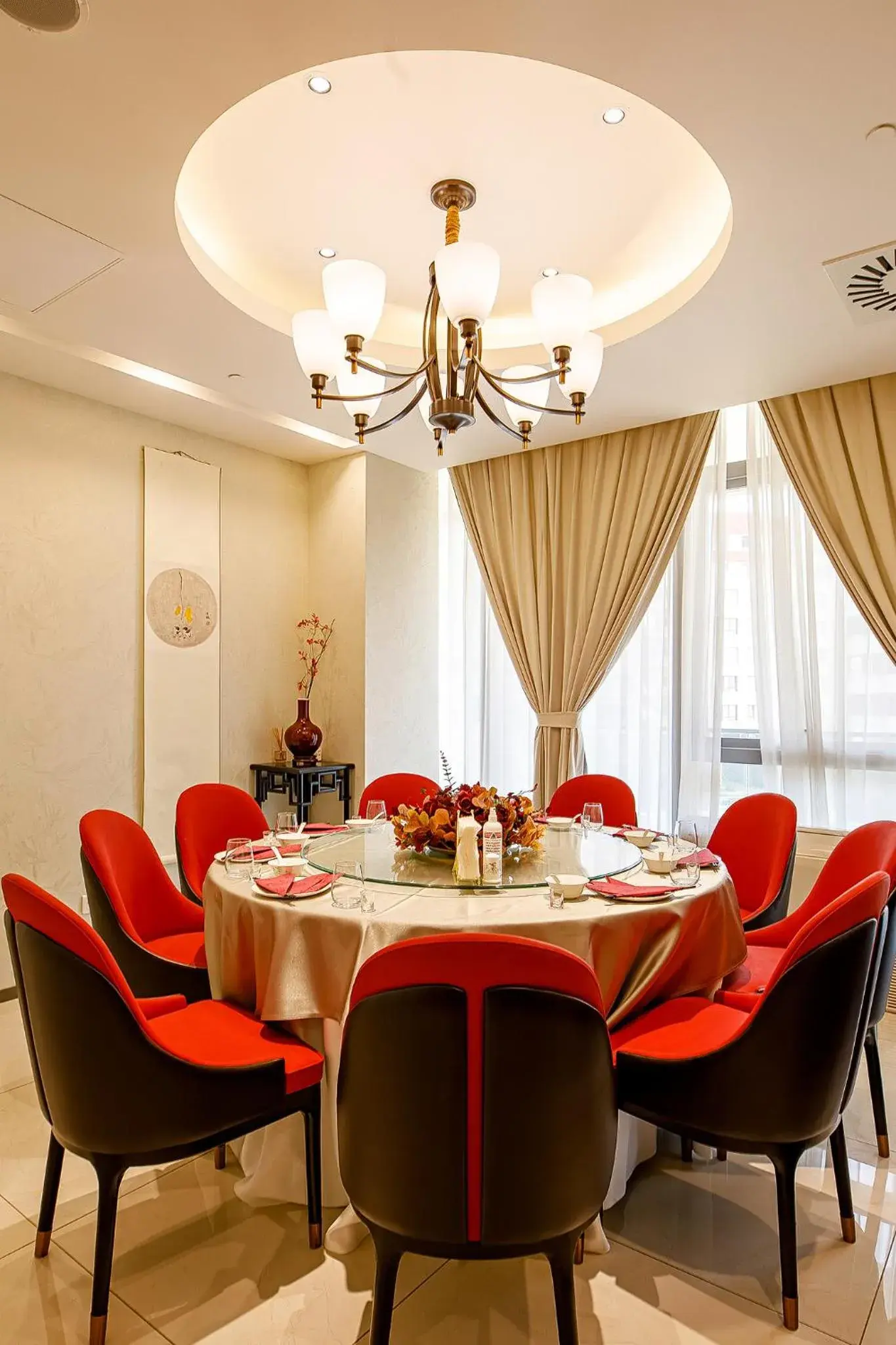 Restaurant/places to eat in LDS Hotel Belgrade Restaurant/places to eat in LDS Hotel Belgrade