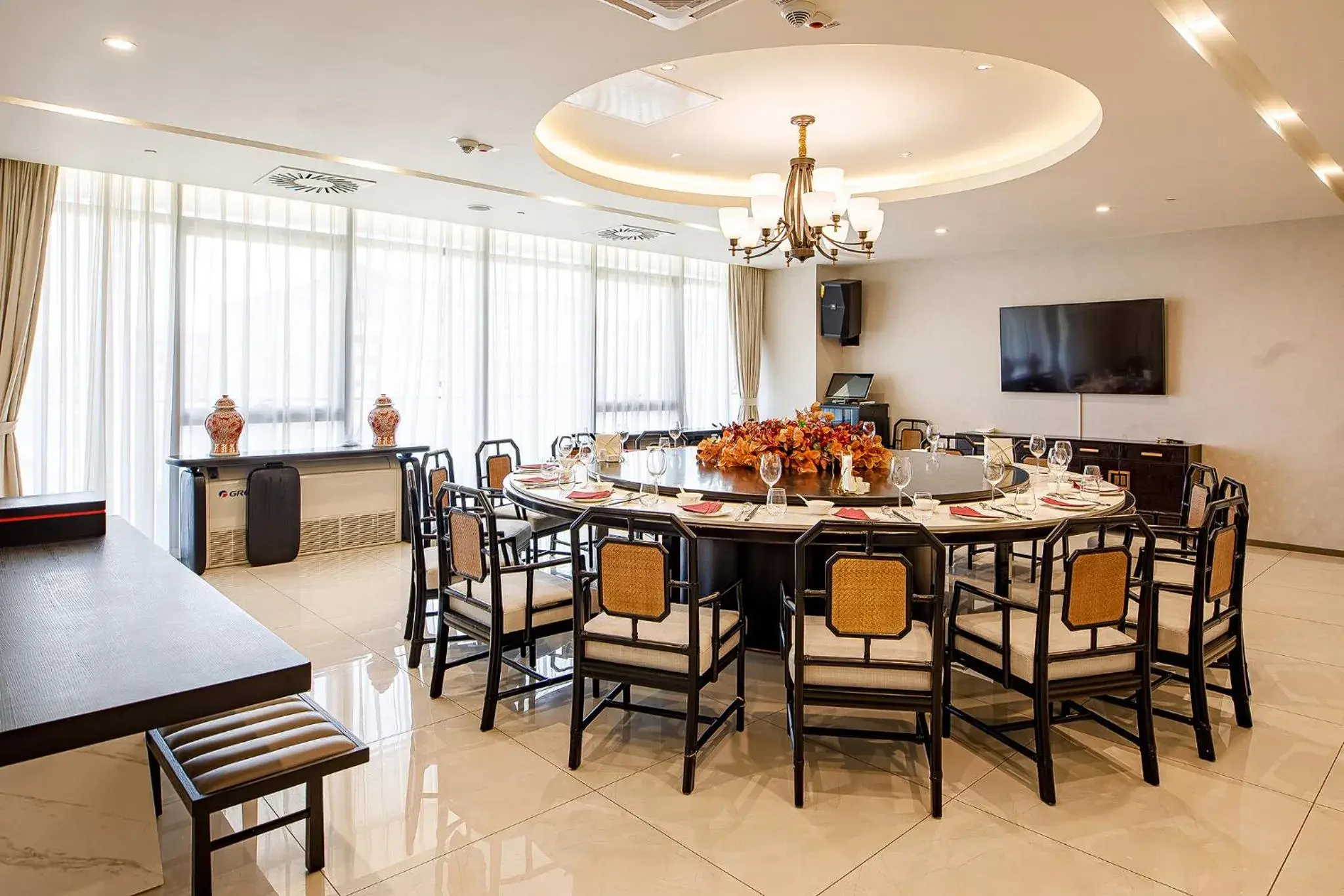 Restaurant/places to eat in LDS Hotel Belgrade Restaurant/places to eat in LDS Hotel Belgrade