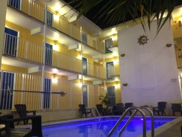 Seaside Inn & Suites