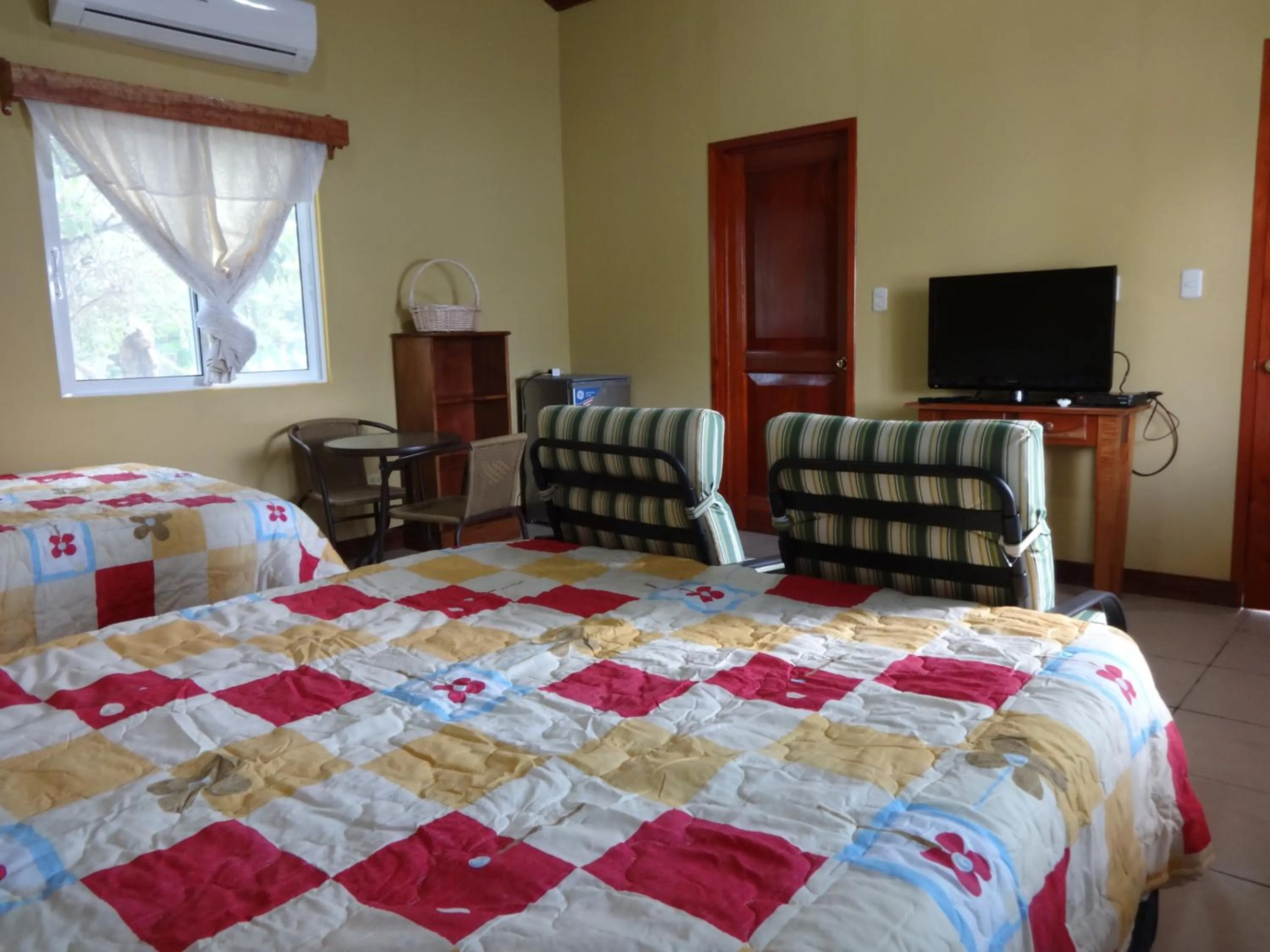 Bedroom, Bed in Hotel Santa Barbara Tikal