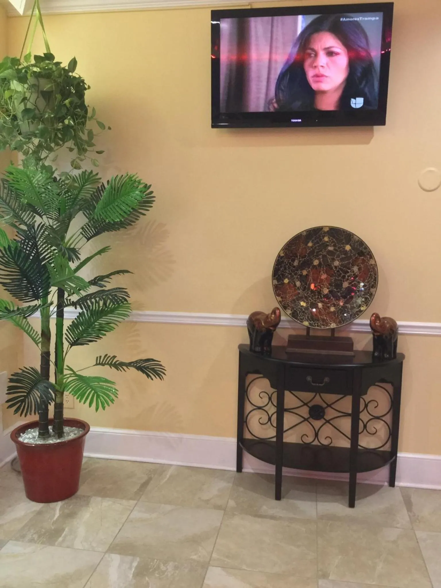 TV and multimedia in Red Carpet Inn-Bridgeton/Vineland