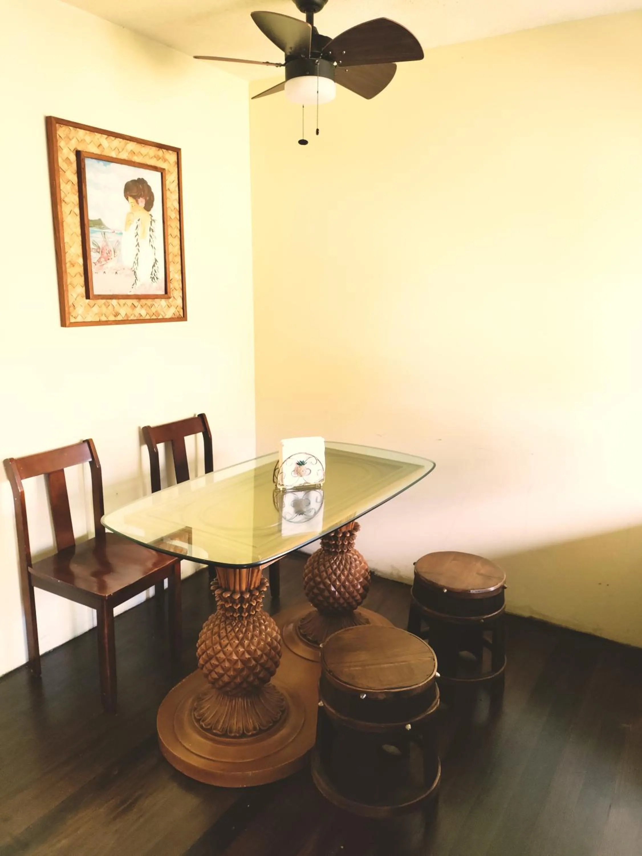 Communal lounge/ TV room in Shaka Shak Guest House