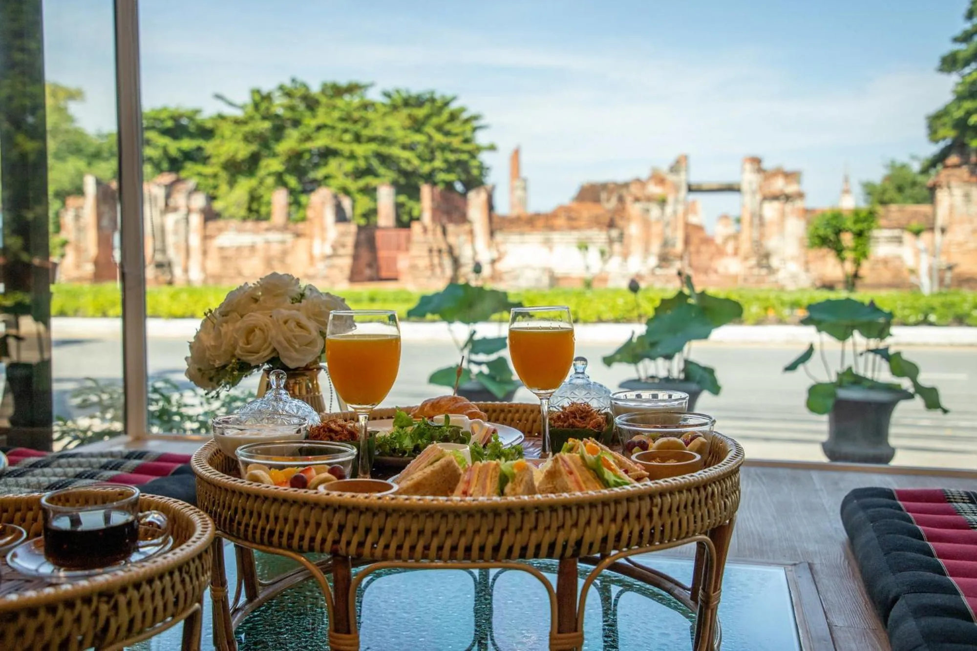 Food and drinks in One Dhatu Ayutthaya Premium Homestay