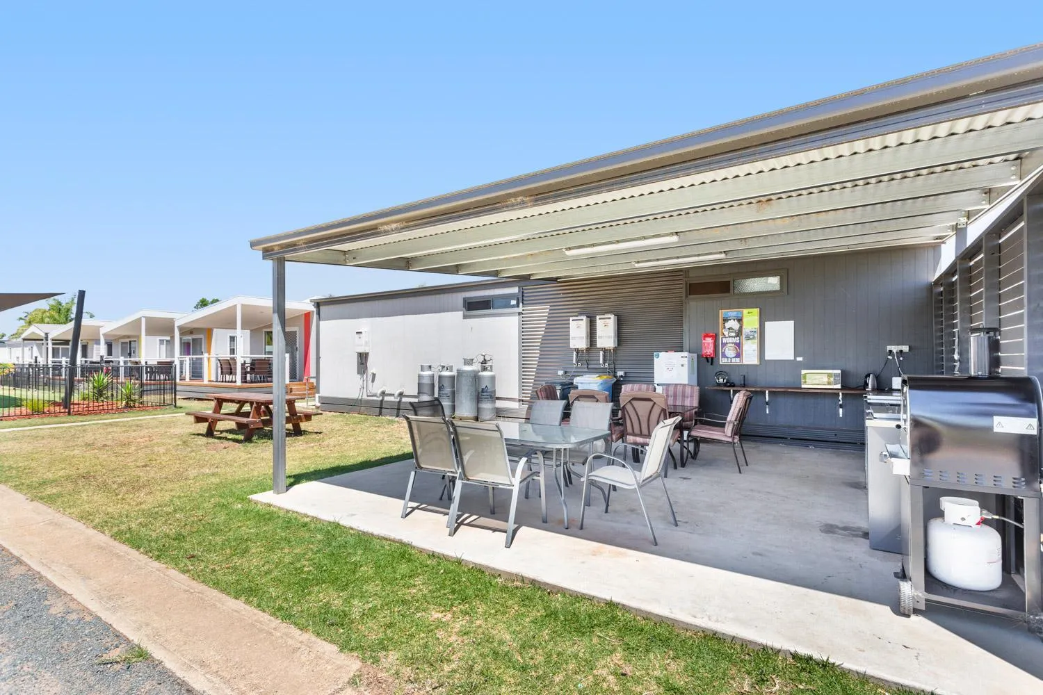 Kitchen or kitchenette in Tasman Holiday Parks - Lake Mulwala