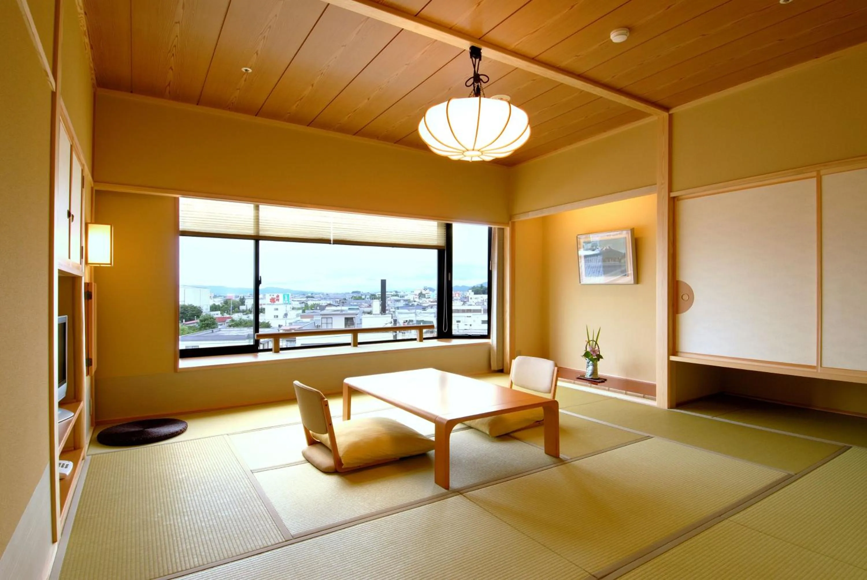 Photo of the whole room, Bed in Takinoyu Hotel