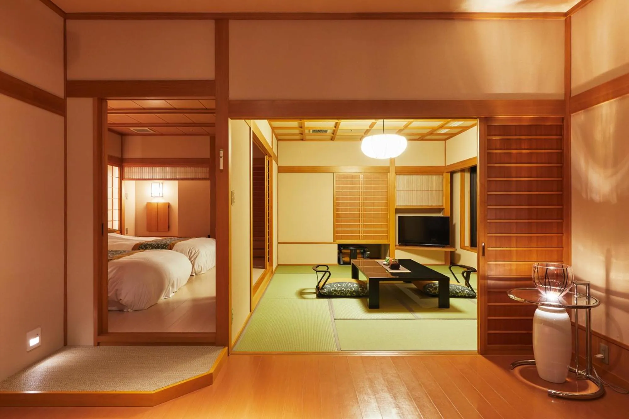 Bed in Takinoyu Hotel