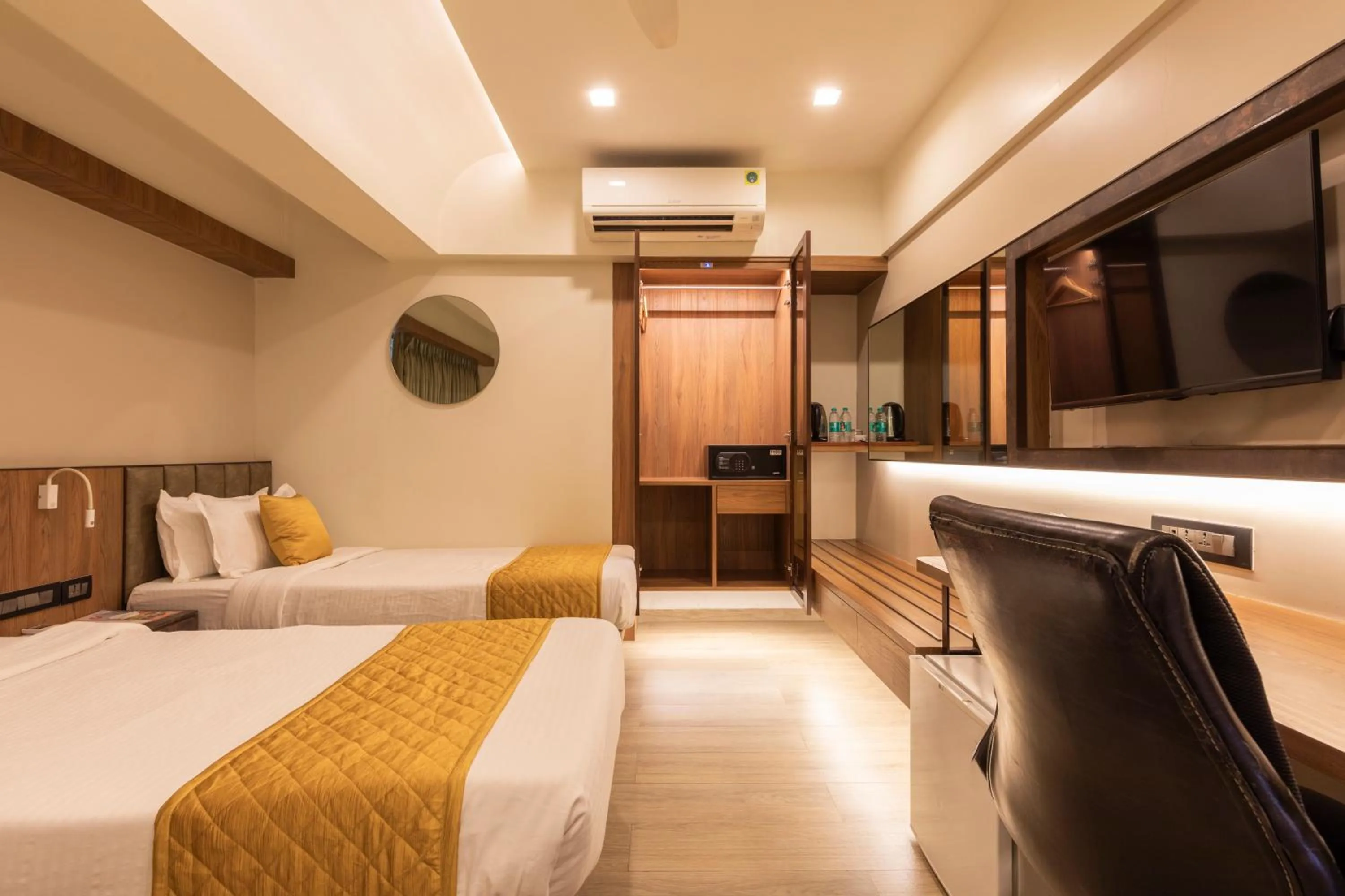 Photo of the whole room, Bed in Hotel Olten