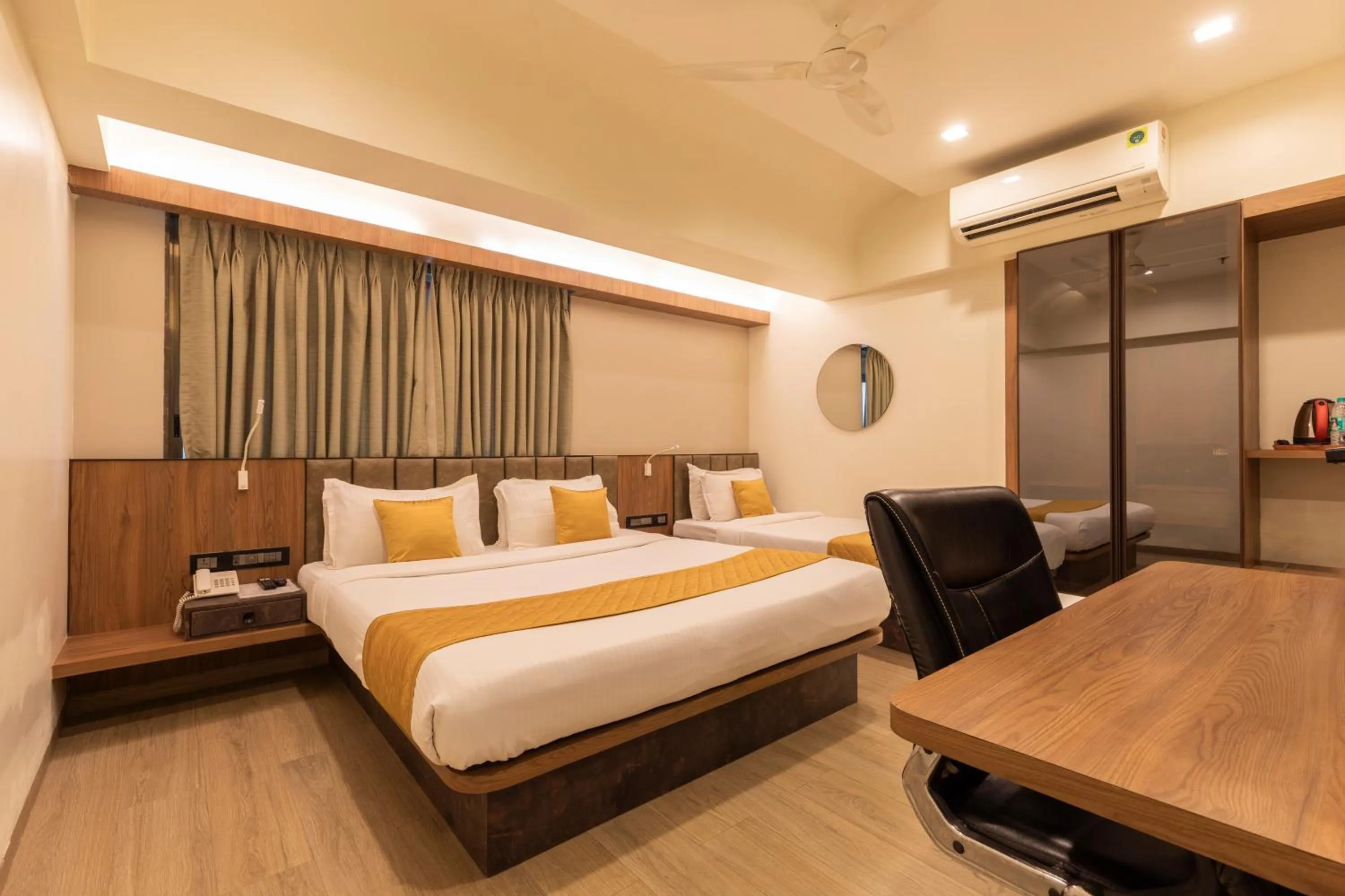 Photo of the whole room, Bed in Hotel Olten