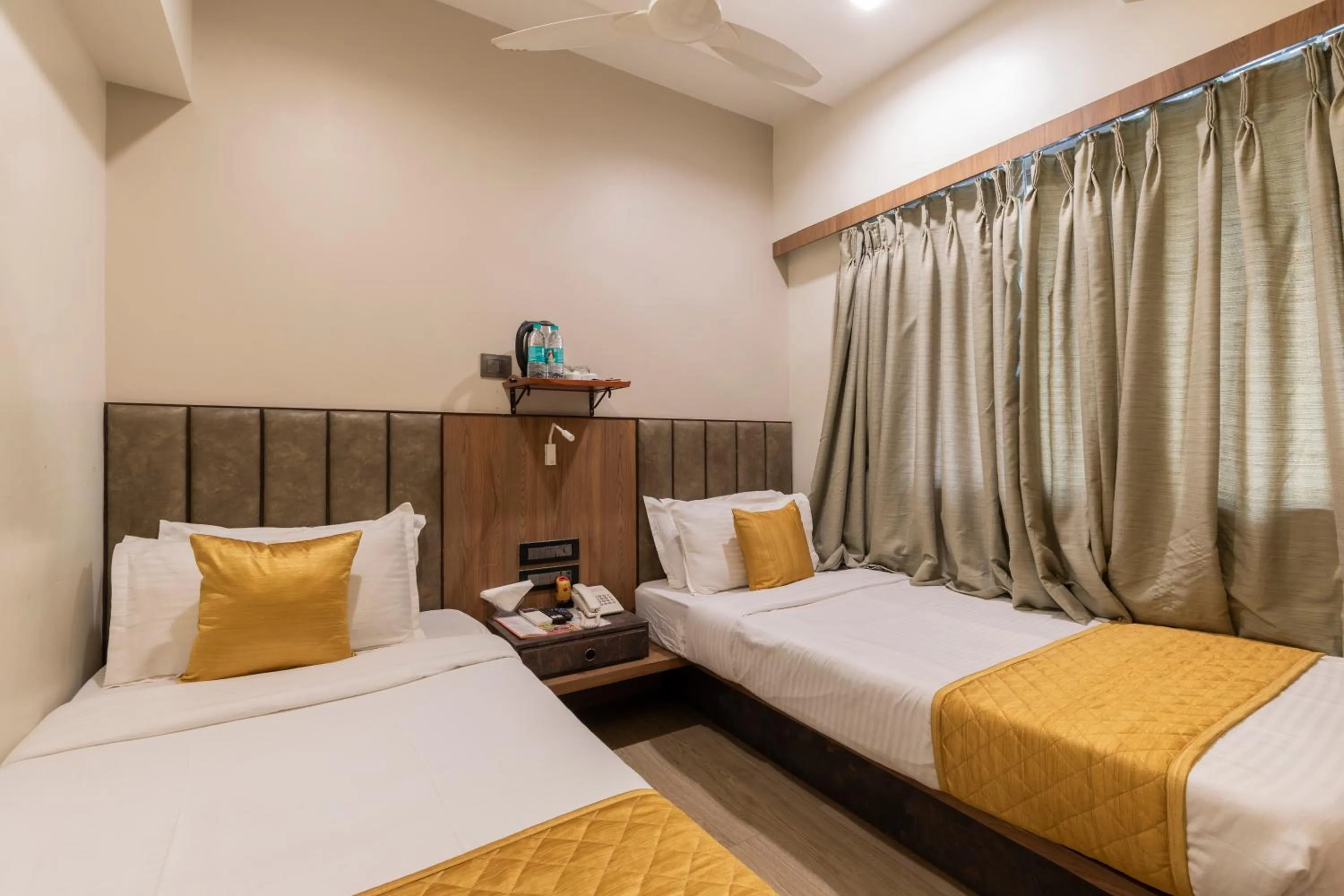 Bedroom, Bed in Hotel Olten