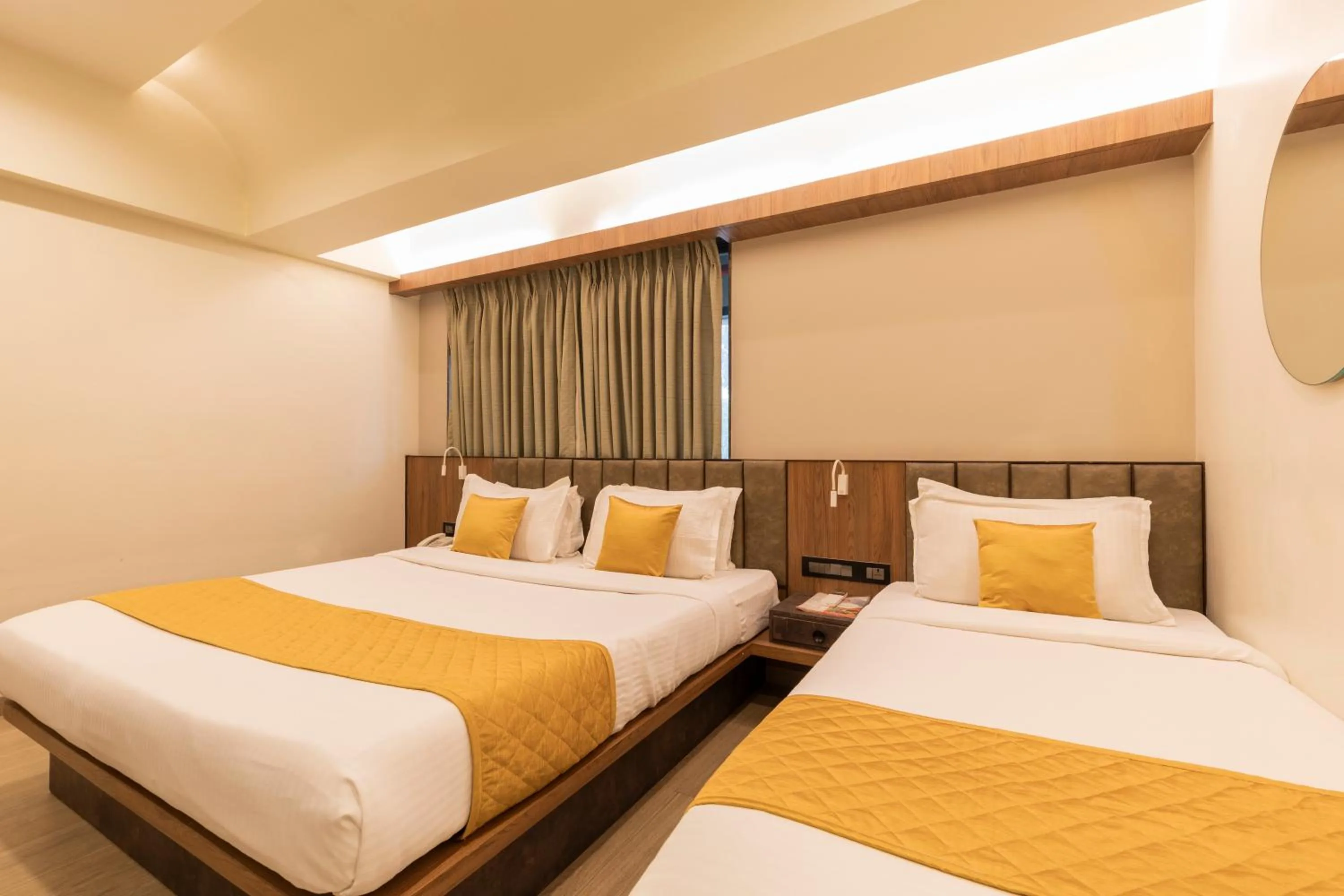 Photo of the whole room, Bed in Hotel Olten