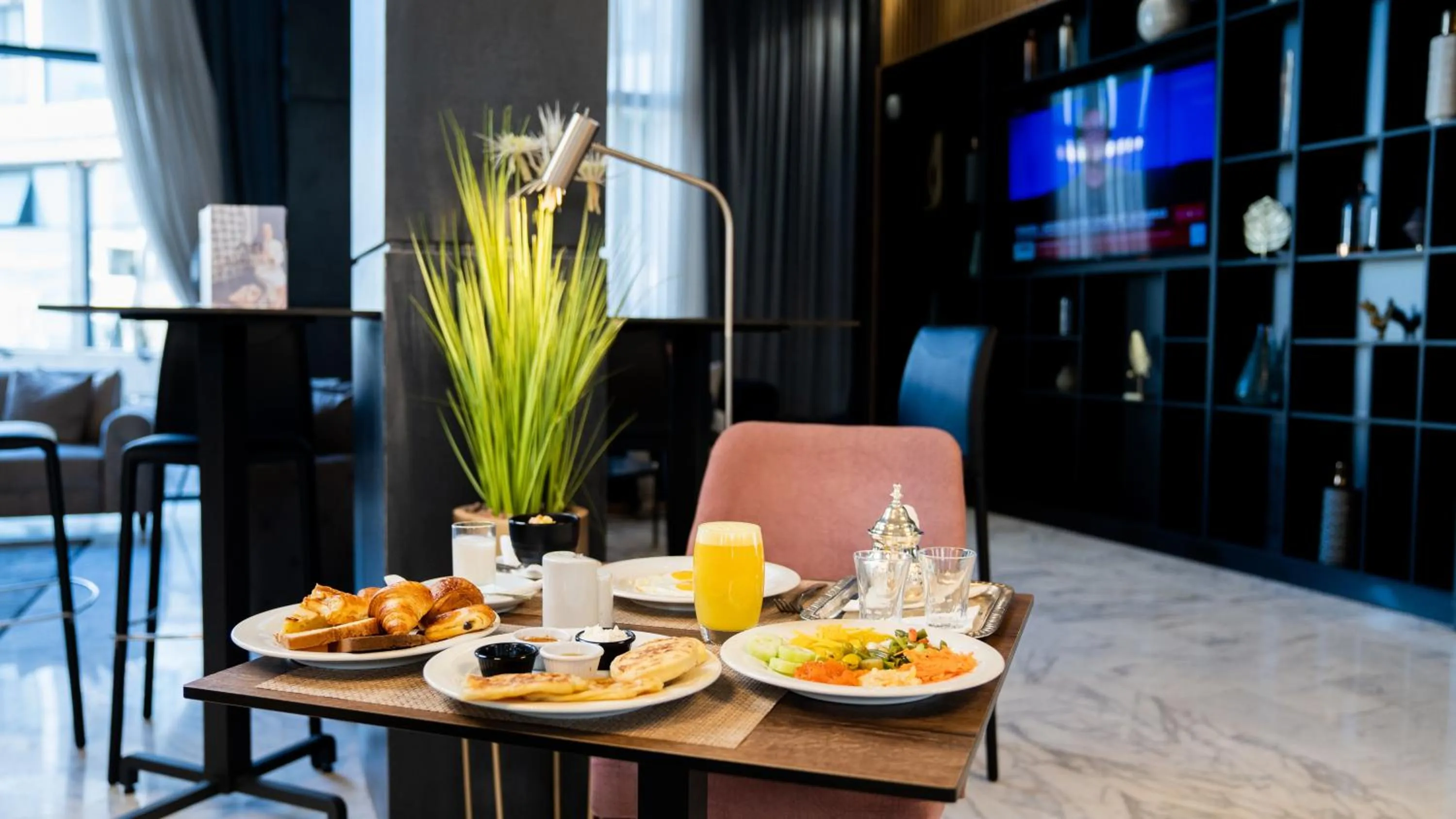 Restaurant/places to eat in Dominium Hivernage Hotel