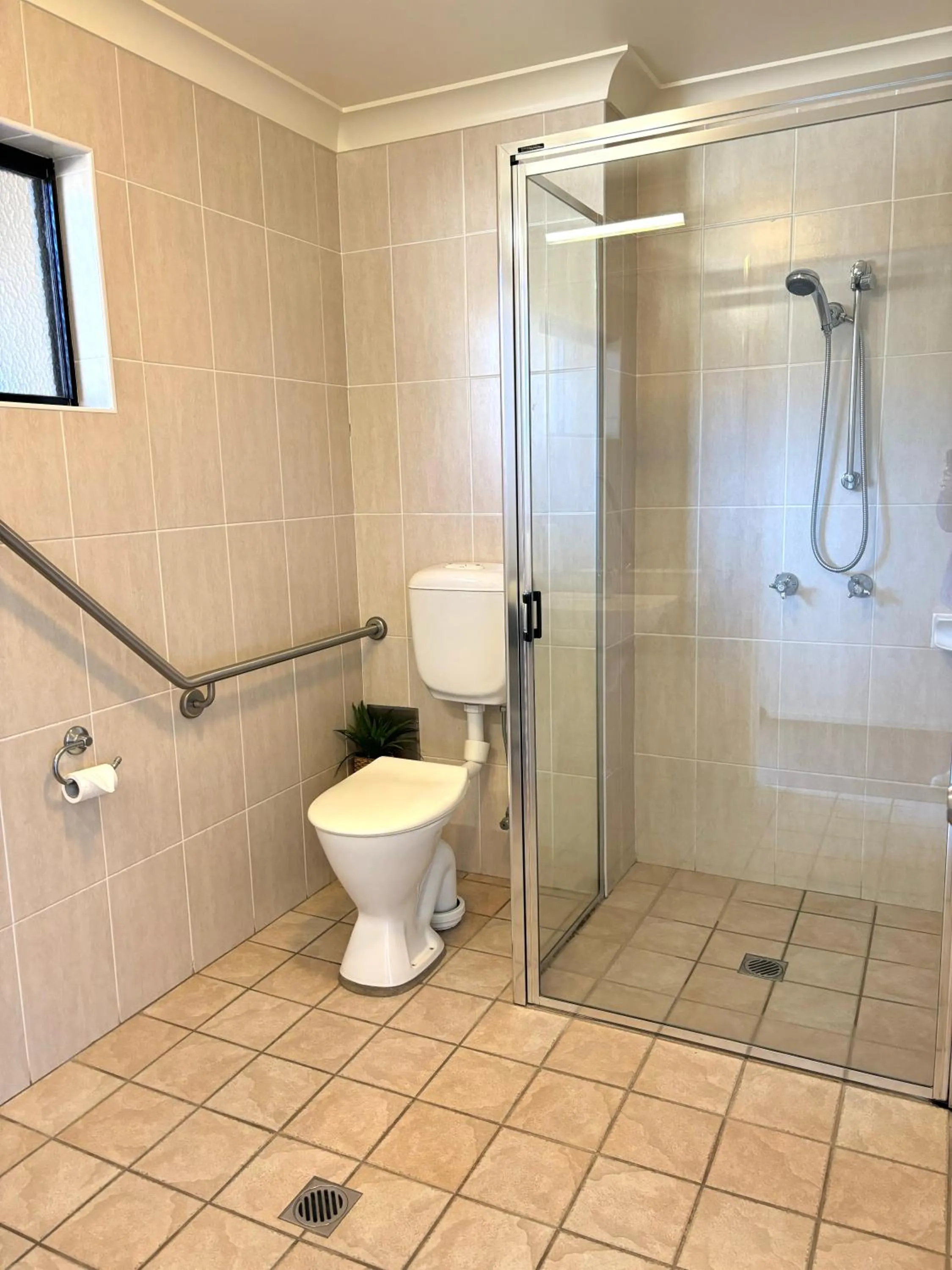 Bathroom in Turners Vineyard Motel