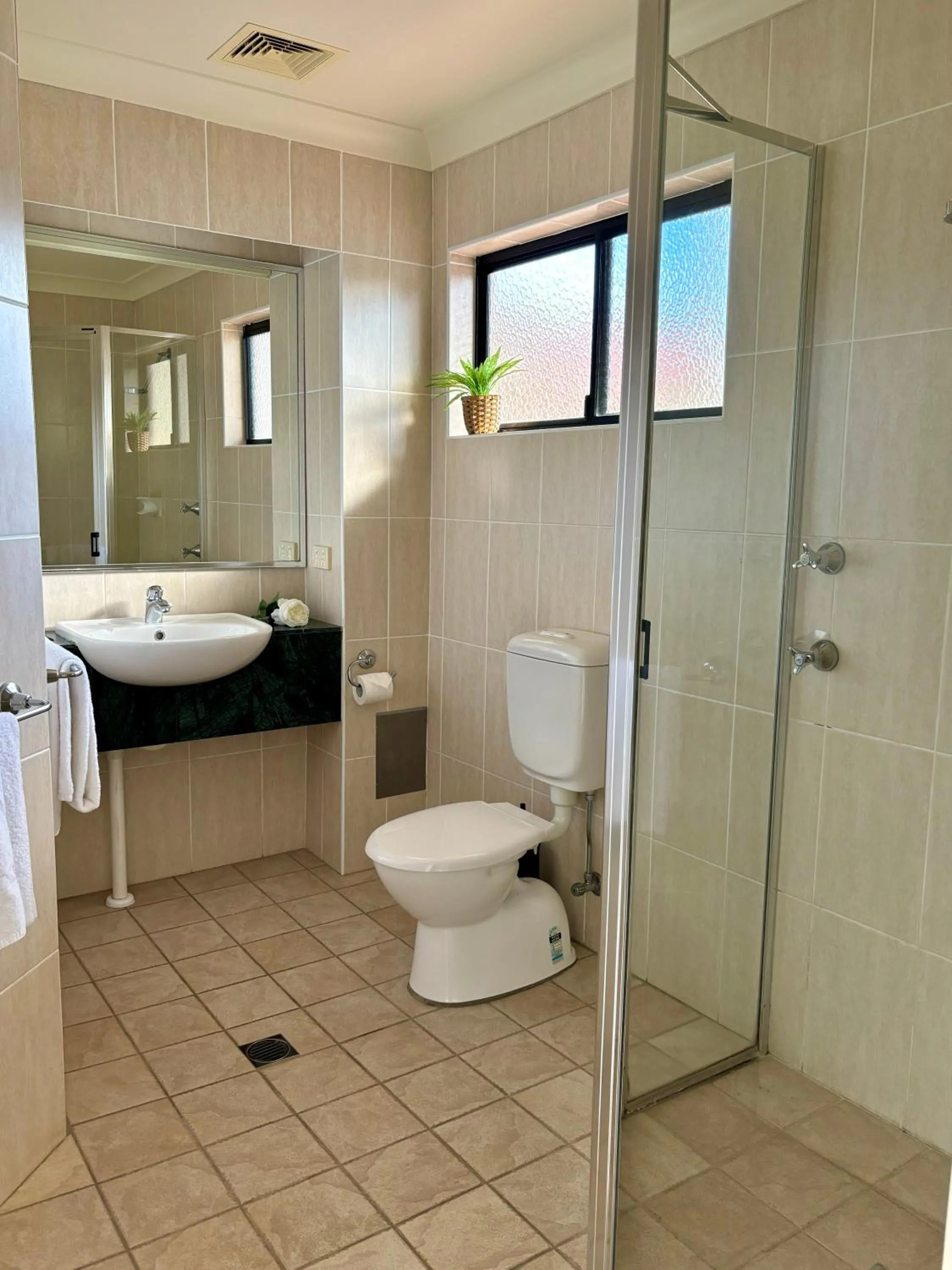 Bathroom in Turners Vineyard Motel