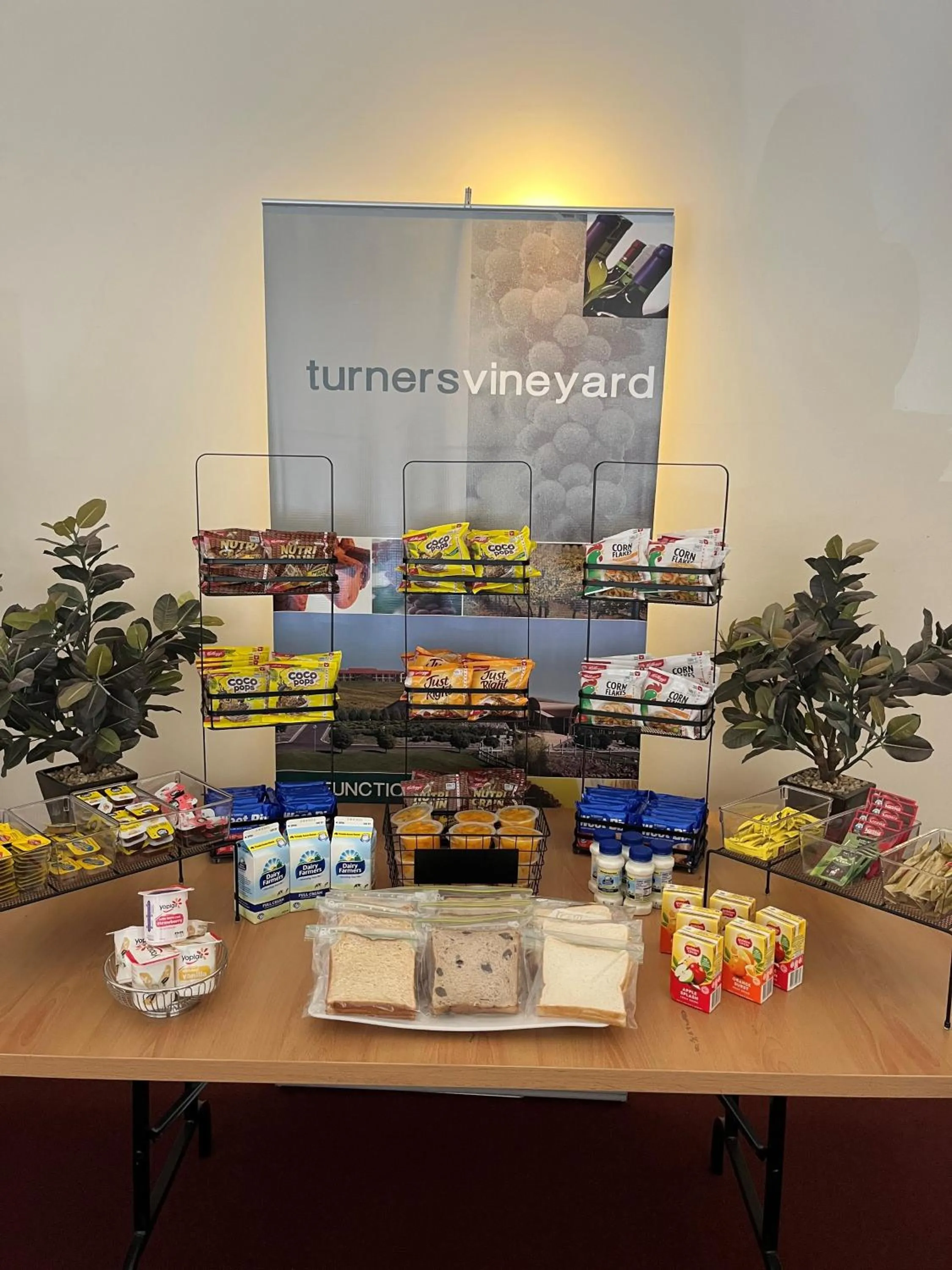 Buffet breakfast in Turners Vineyard Motel