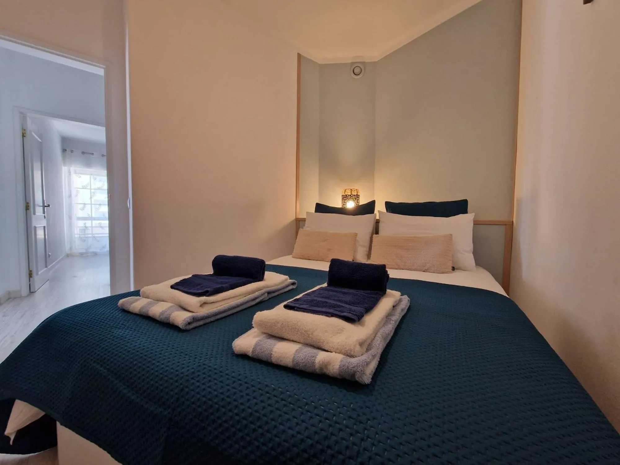 Bed in Modern flat with sea view and direct beach access