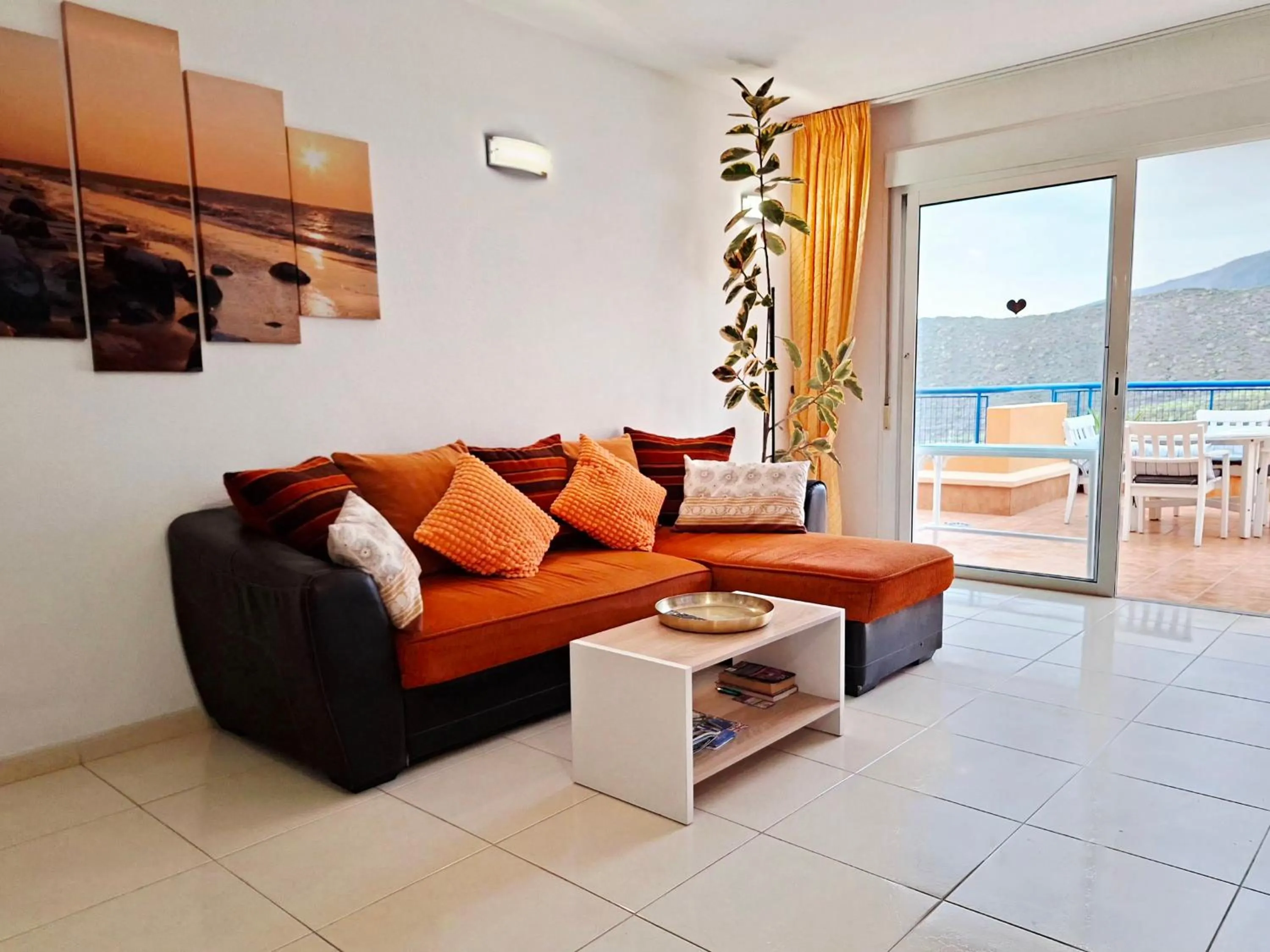 Cozy 2 Bedroom Apartment in Costa Adeje