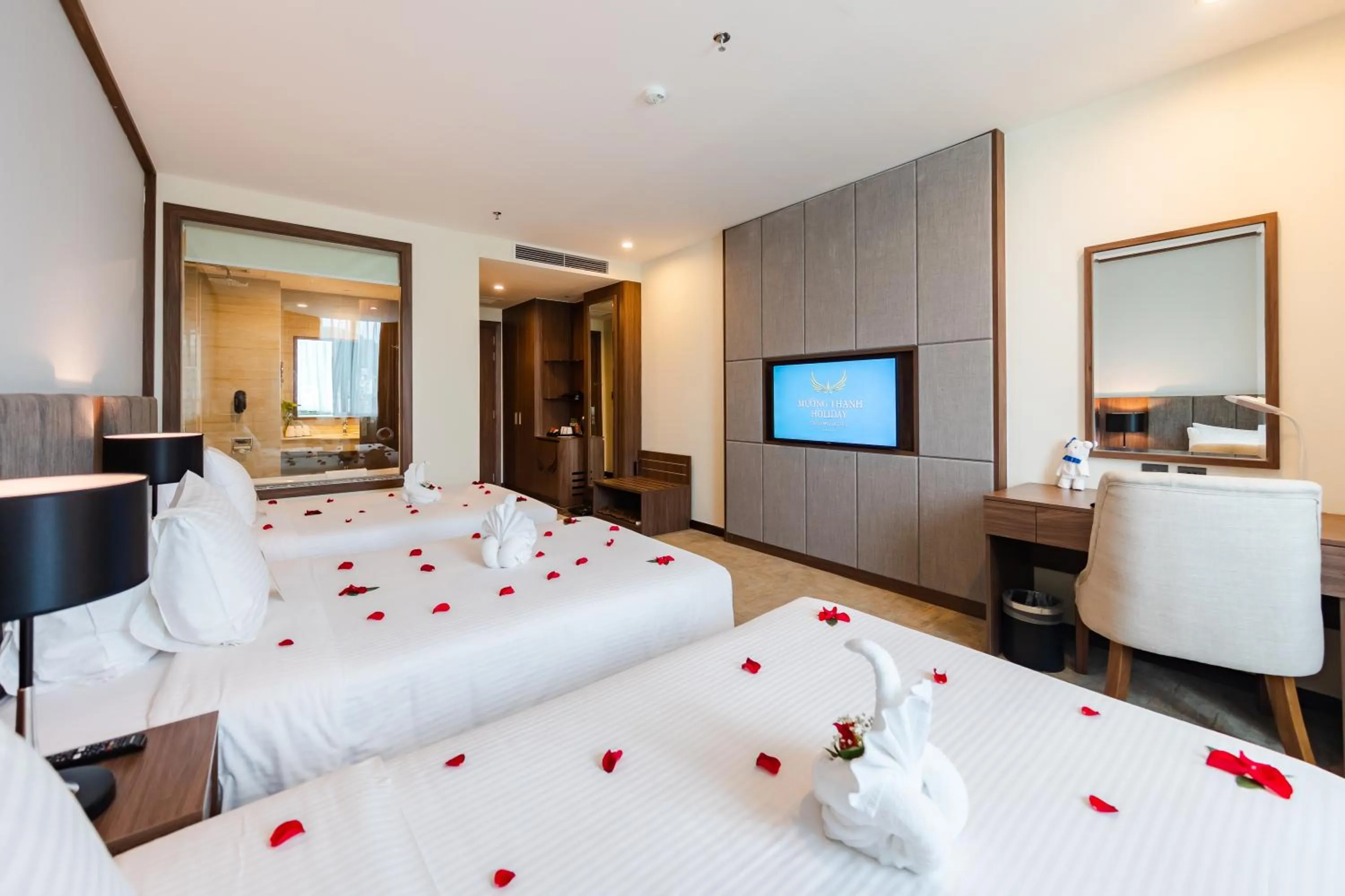 Photo of the whole room, Bed in Mường Thanh Holiday Suối Mơ Hạ Long