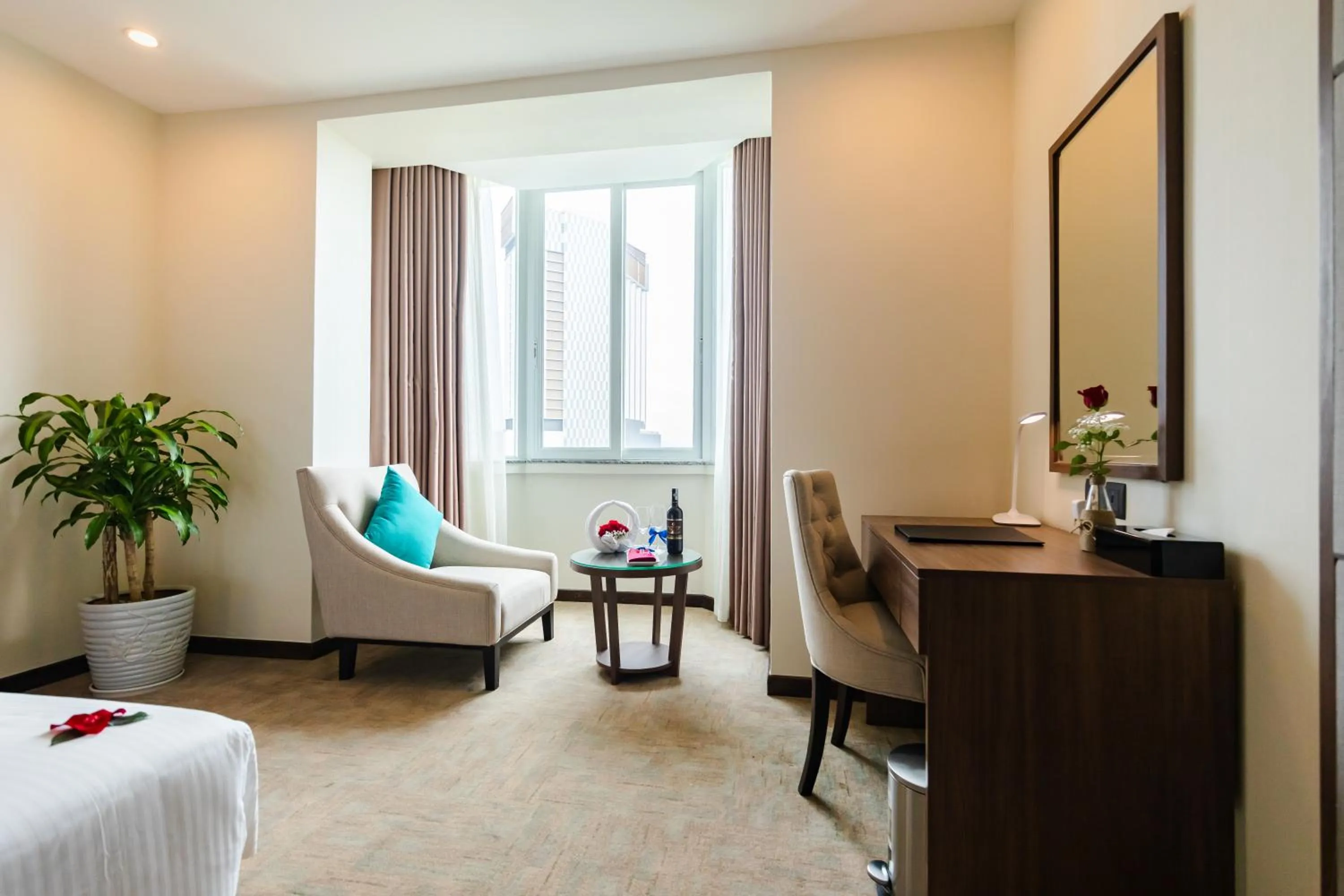 Seating area, Bed in Mường Thanh Holiday Suối Mơ Hạ Long