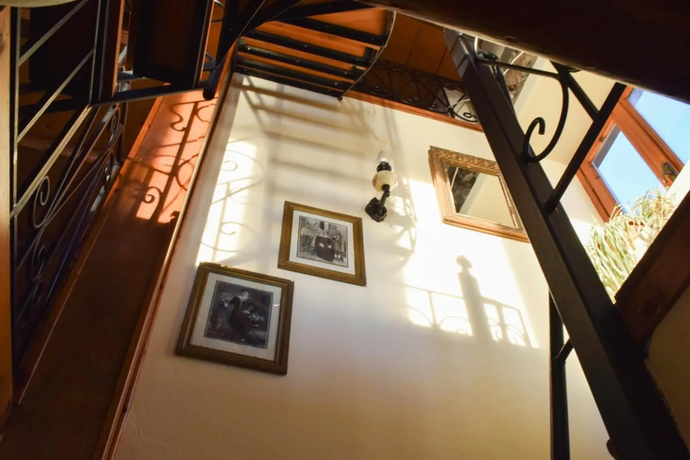 Decorative detail in Captain's View